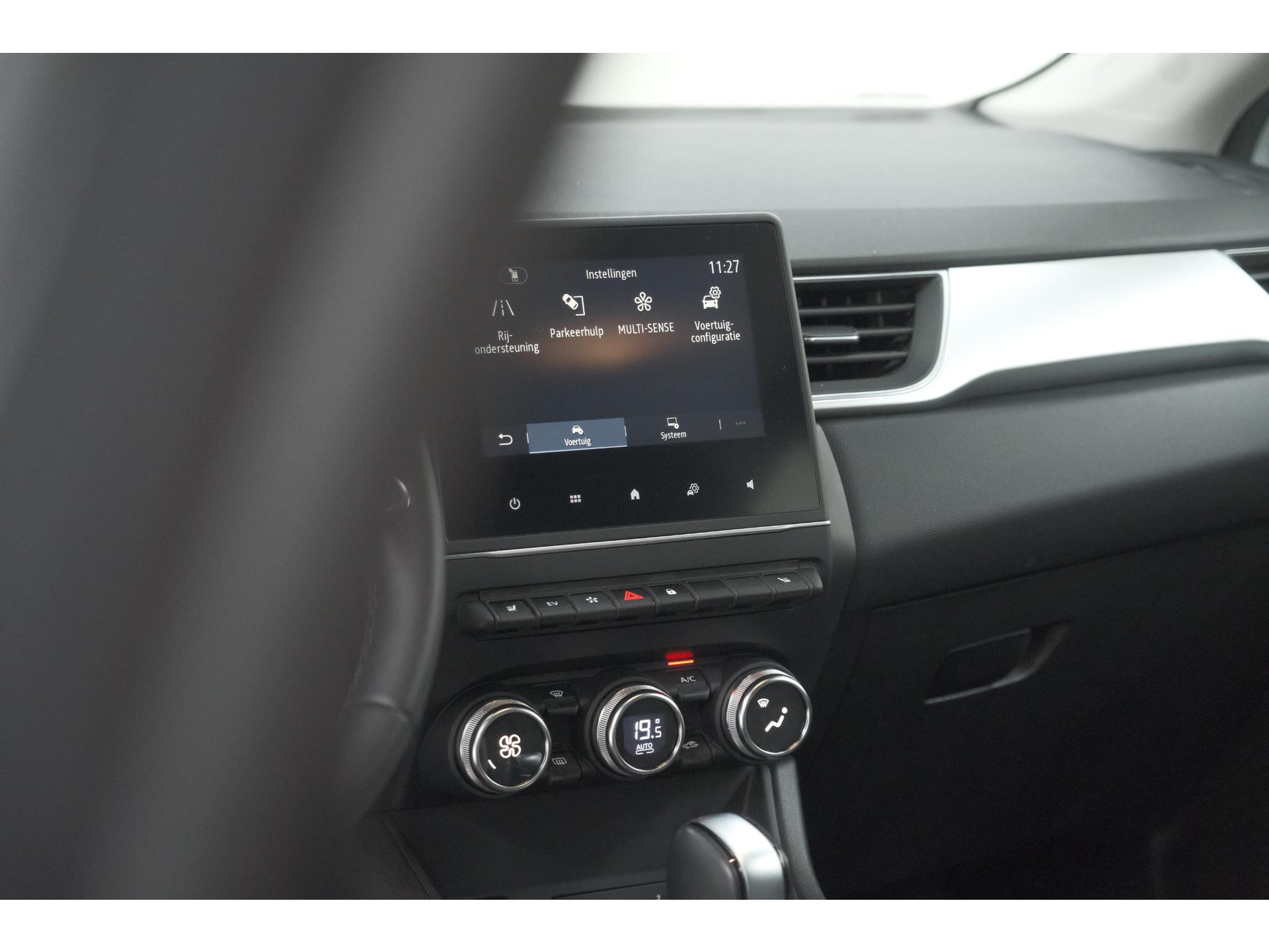 Renault Captur 1.6 E-Tech Hybrid 145 Intens | Trekhaak | Camera | Stoelverwarming | Navigatie