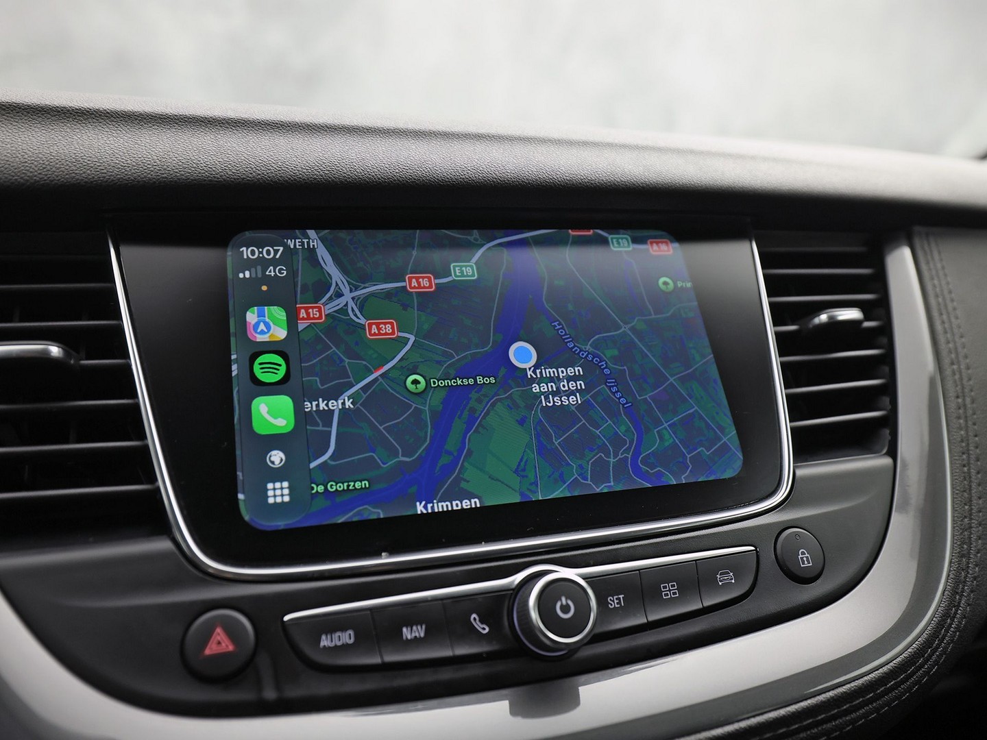 Opel Grandland X 1.2 Turbo Innovation (APPLE CARPLAY, GROOT NAVI, CLIMATE, STUUR/STOELVERWARMING, KEYLESS, CAMERA, SPORTSTOELEN, GETINT GLAS, ELEK ACHTERKLEP, NIEUWE APK, NIEUWSTAAT)
