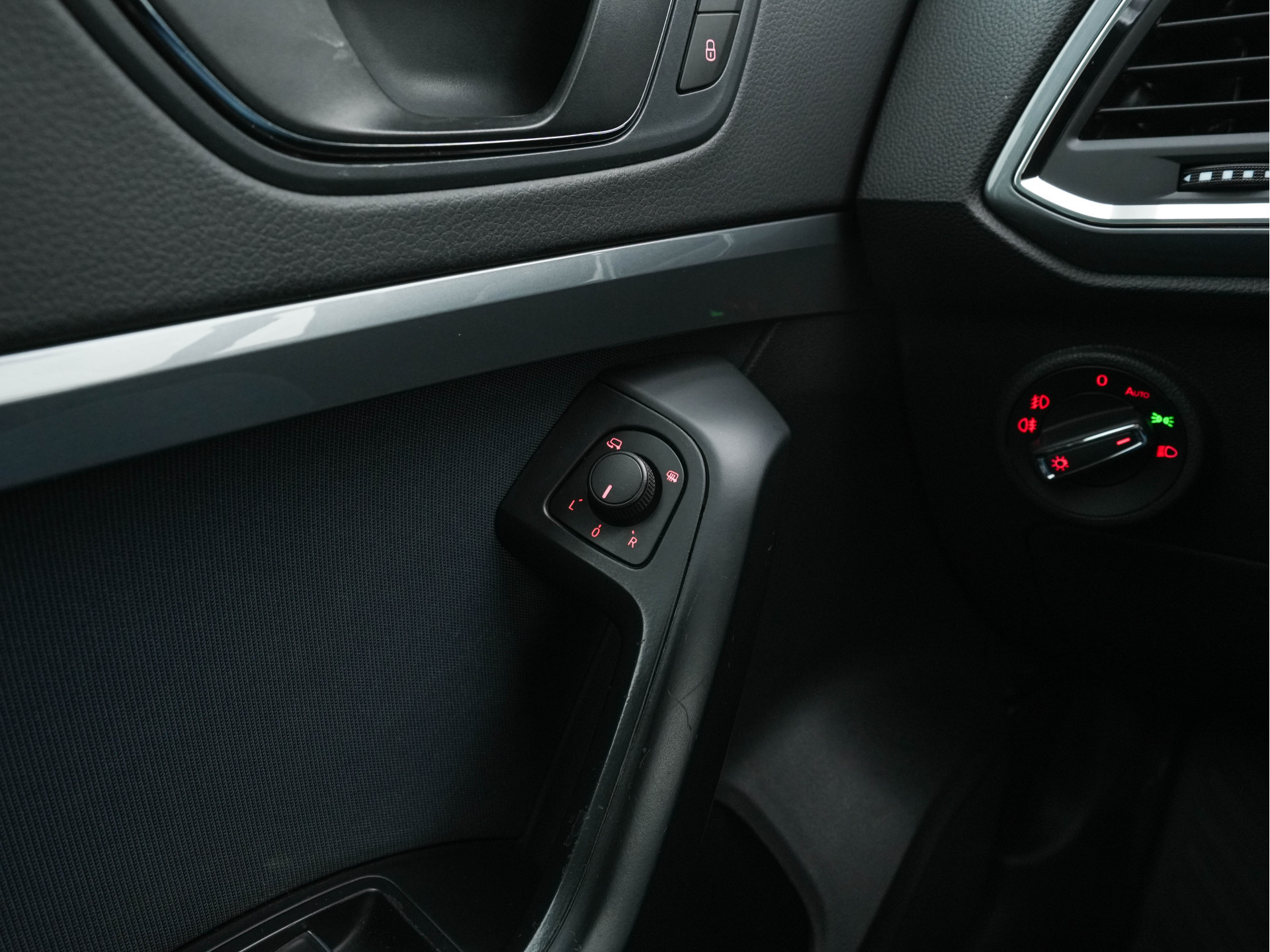 SEAT Ateca 1.0 EcoTSI Style (INCL-BTW) *FULL-LED | NAVI-FULLMAP | CAMERA | DAB+ | COMFORTSEATS |  ECC | PDC | CRUISE | PRIVACY-GLASS | CARPLAY | 17''ALU*