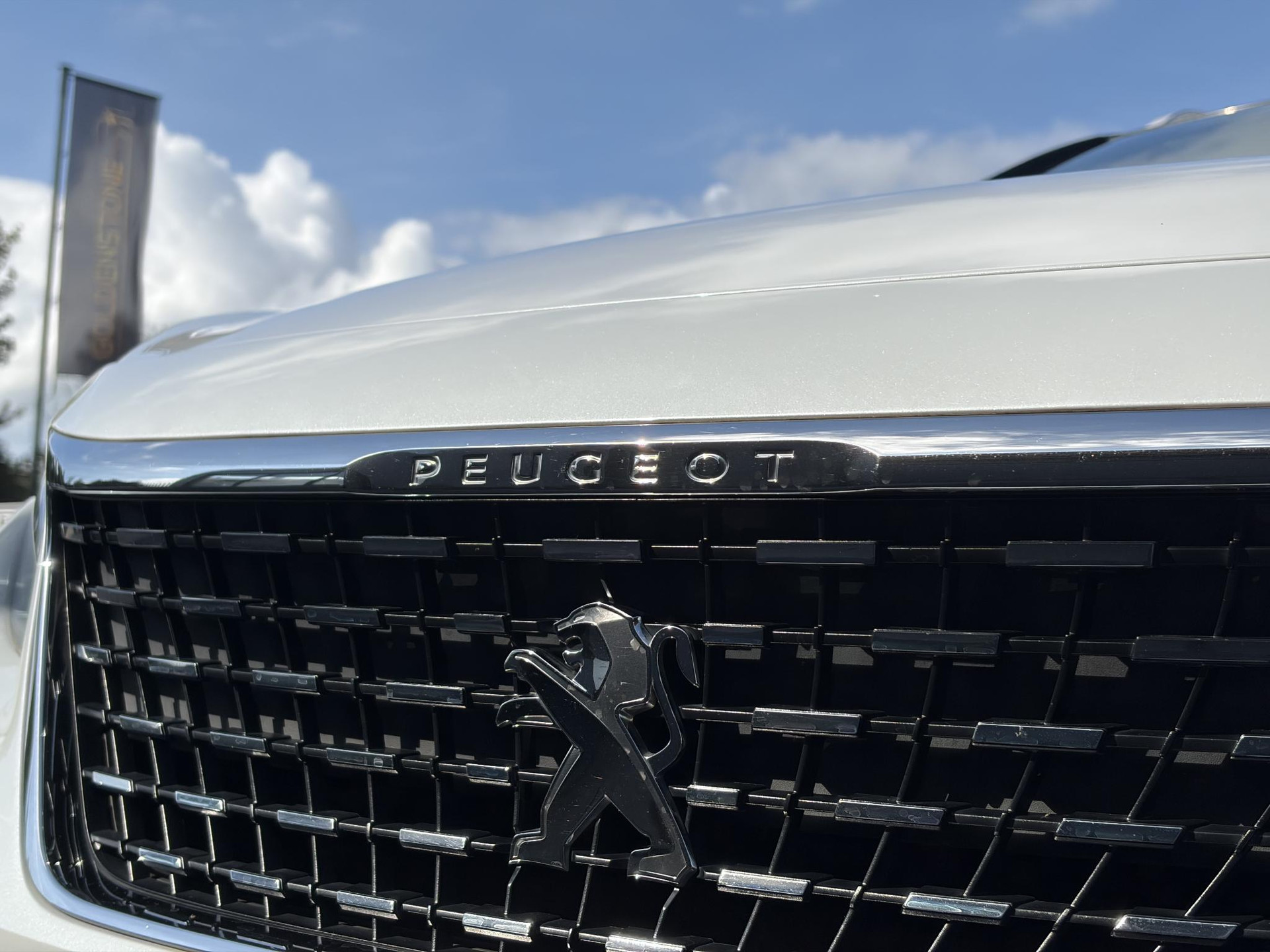 Peugeot 3008 1.2 PureTech Allure ✓1e Eigenaar✓D-riem vv 2024✓360° Camera✓Navi✓Trekhaak✓Carplay✓131pk✓Dealer Onderhouden✓Keyless✓Memory stoelen✓Halfleder✓Pdc V+A✓Stoelverw✓Dodehoeksensor✓17''Lm velgen✓N.A.P✓Apk tot 03-2027