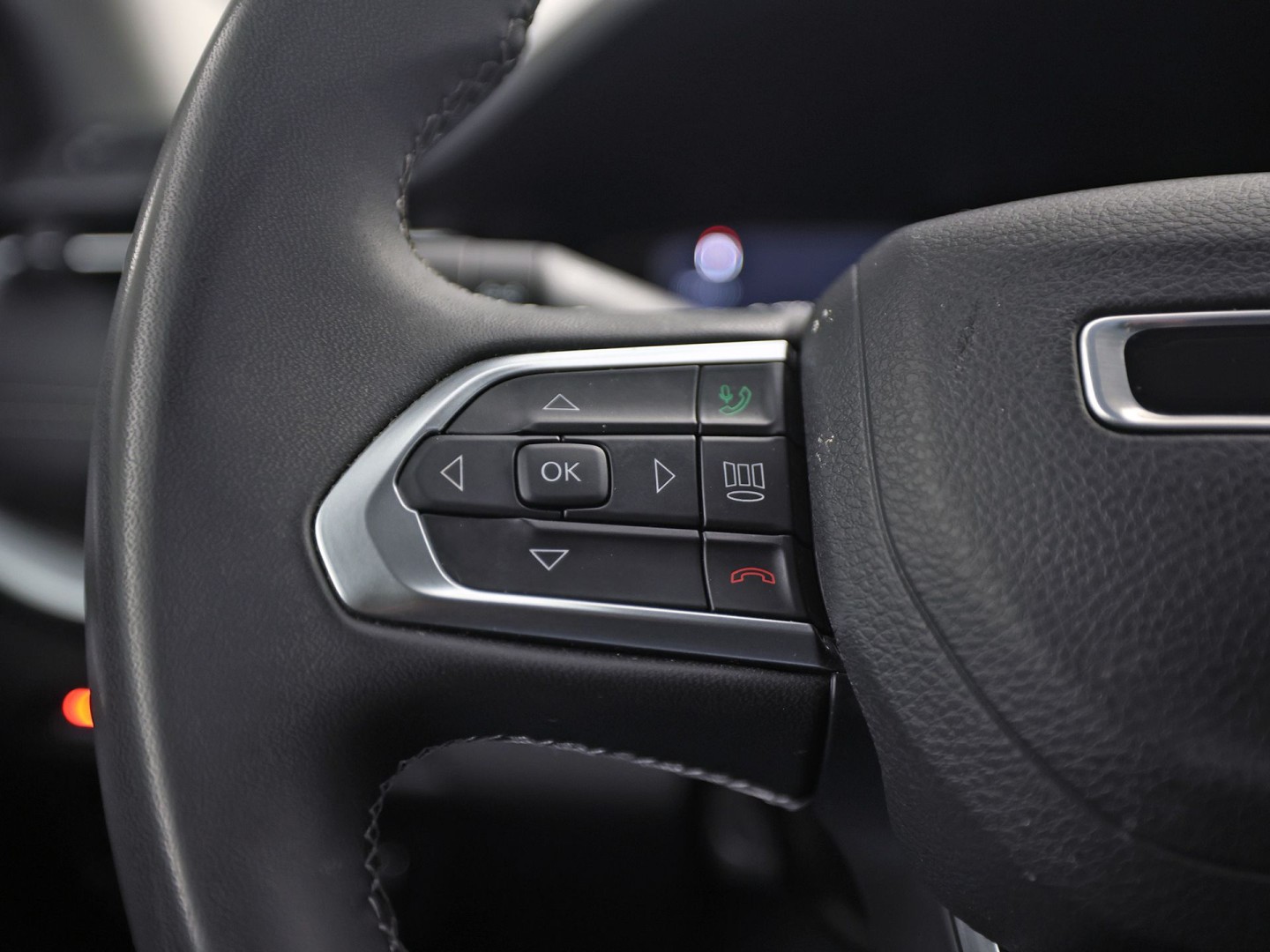Jeep Compass 4xe 190 Plug-in Hybrid Electric Night Eagle. Automaat (NAP, APPLE CARPLAY, GROOT NAVI, LEDER, ADAPTIVE CRUISE, SPORTSTOELEN, GETINT GLAS, KEYLESS, NIEUWSTAAT)
