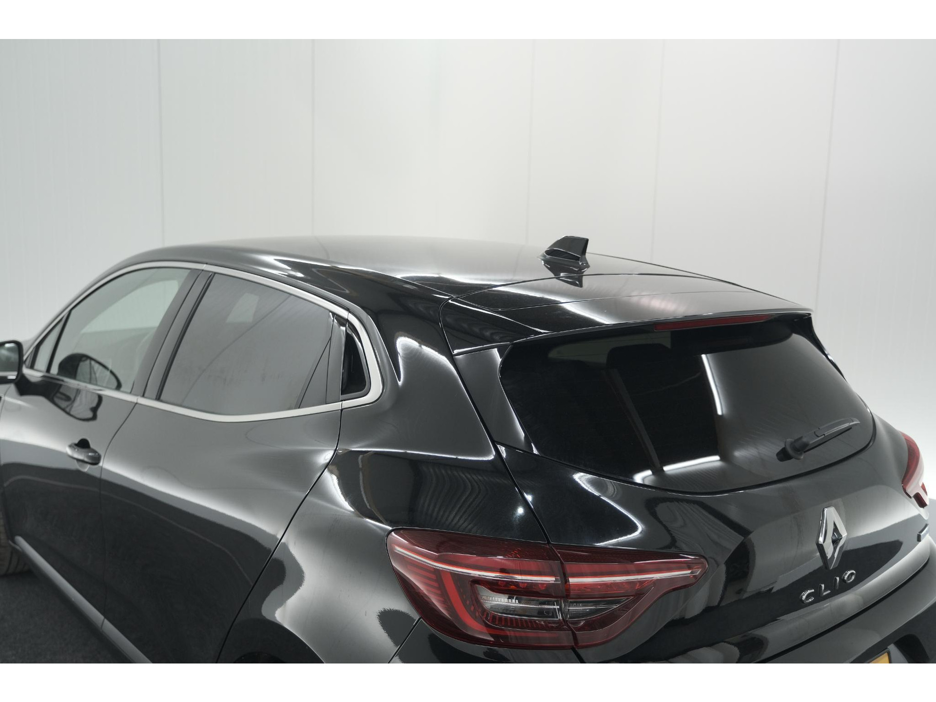 Renault Clio 1.6 E-Tech Hybrid 140 R.S. Line | 360 Camera | Apple Carplay | 9.3 Inch Groot Scherm | Sportstoelen
