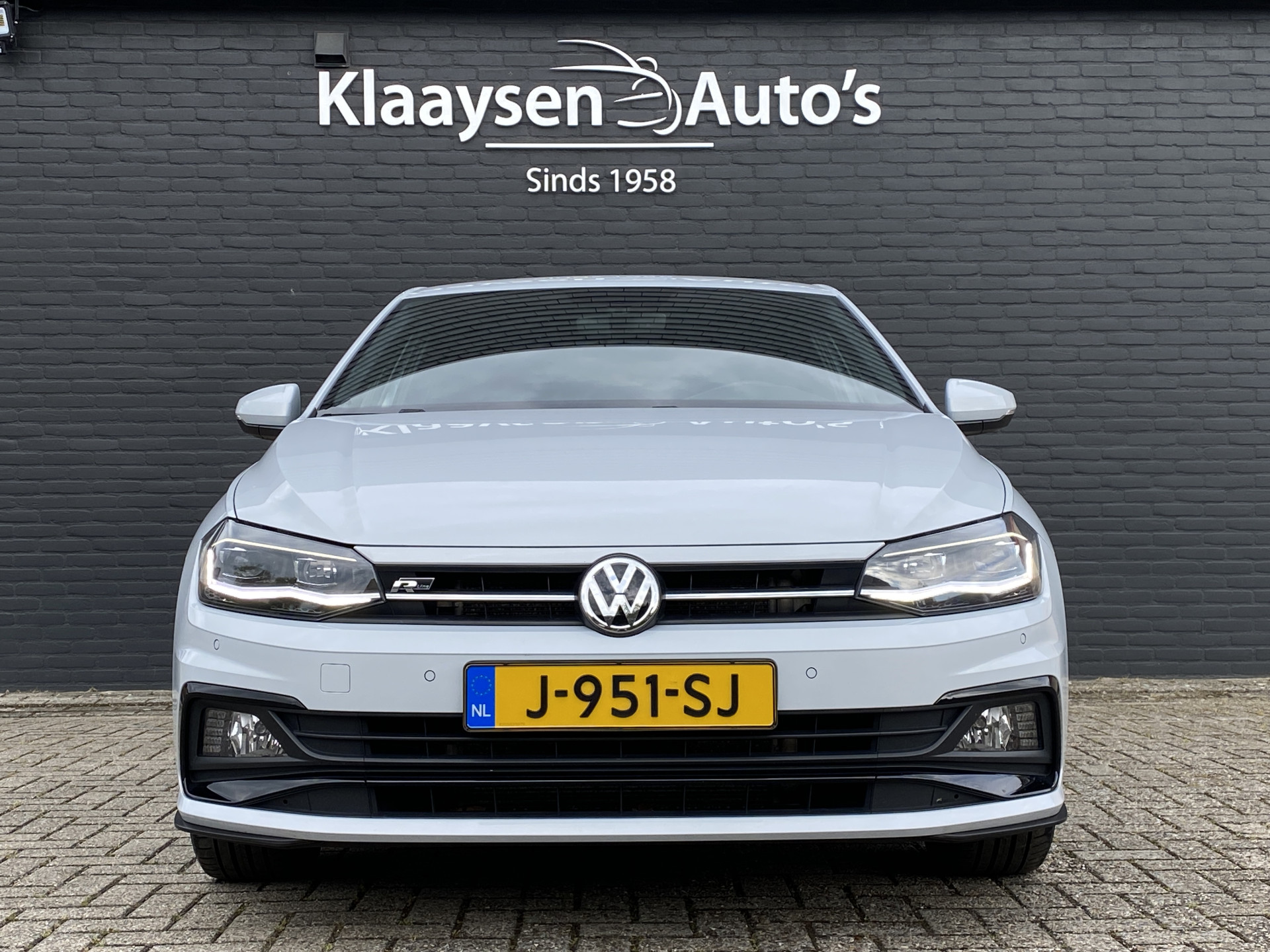 Volkswagen Polo 1.0 TSI R Line 116 pk AUT. | 1e eigenaar | 2x R Line | navigatie | virtual cockpit | stoelverwarming | sportstoelen