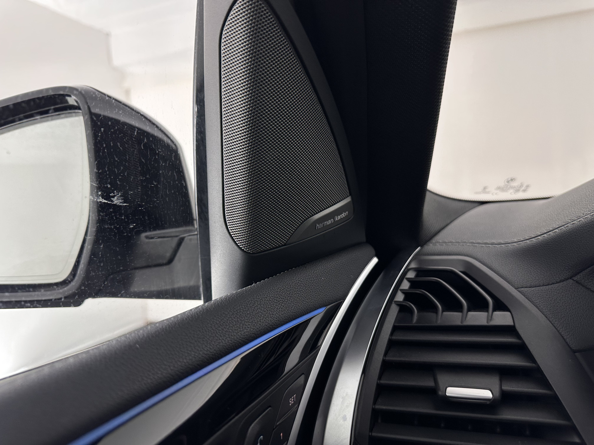 BMW iX3 High Executive 80 kWh [ 3-Fase-11kW ] {SOH-99%} (INCL-BTW) Aut. *HEATPUMP | PANO | LEATHER | HARMAN/KARDON | FULL-LED | BLINDSPOT | MEMORY-PACK | DIGI-COCKPIT | HEATED-SPORTSEATS | KEYLESS | TOPVIEW | DAB+ | NAVI-FULLMAP | HEAD-UP | ...