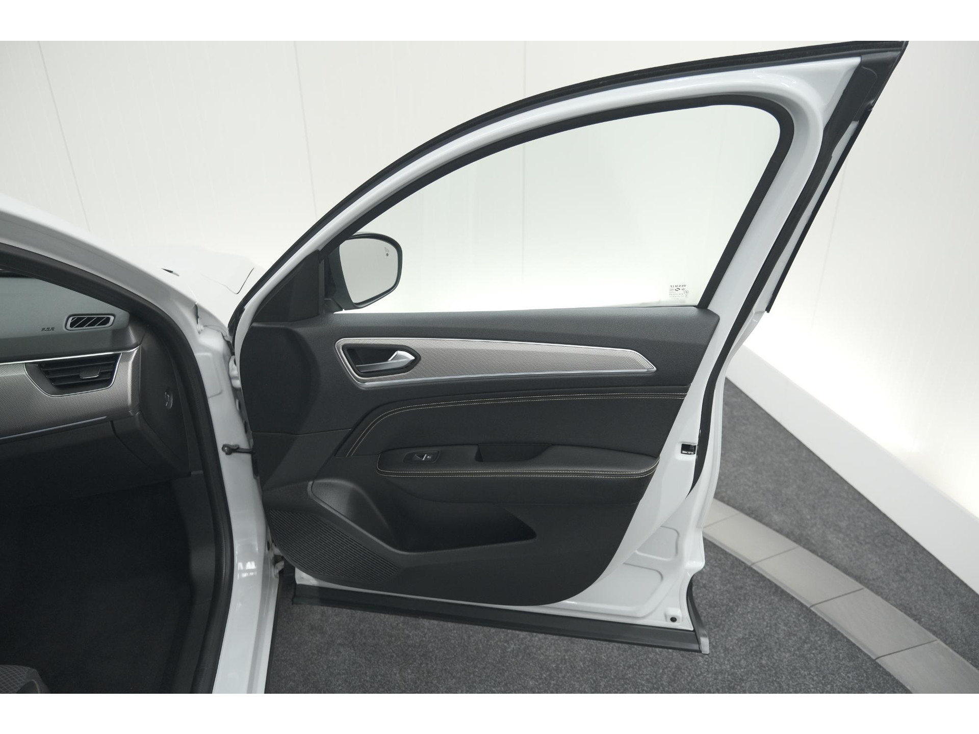 Renault Arkana Mild Hybrid 140 EDC Techno | 360 Camera | Adaptieve Cruise Control | Dodehoekdetectie | Apple Carplay