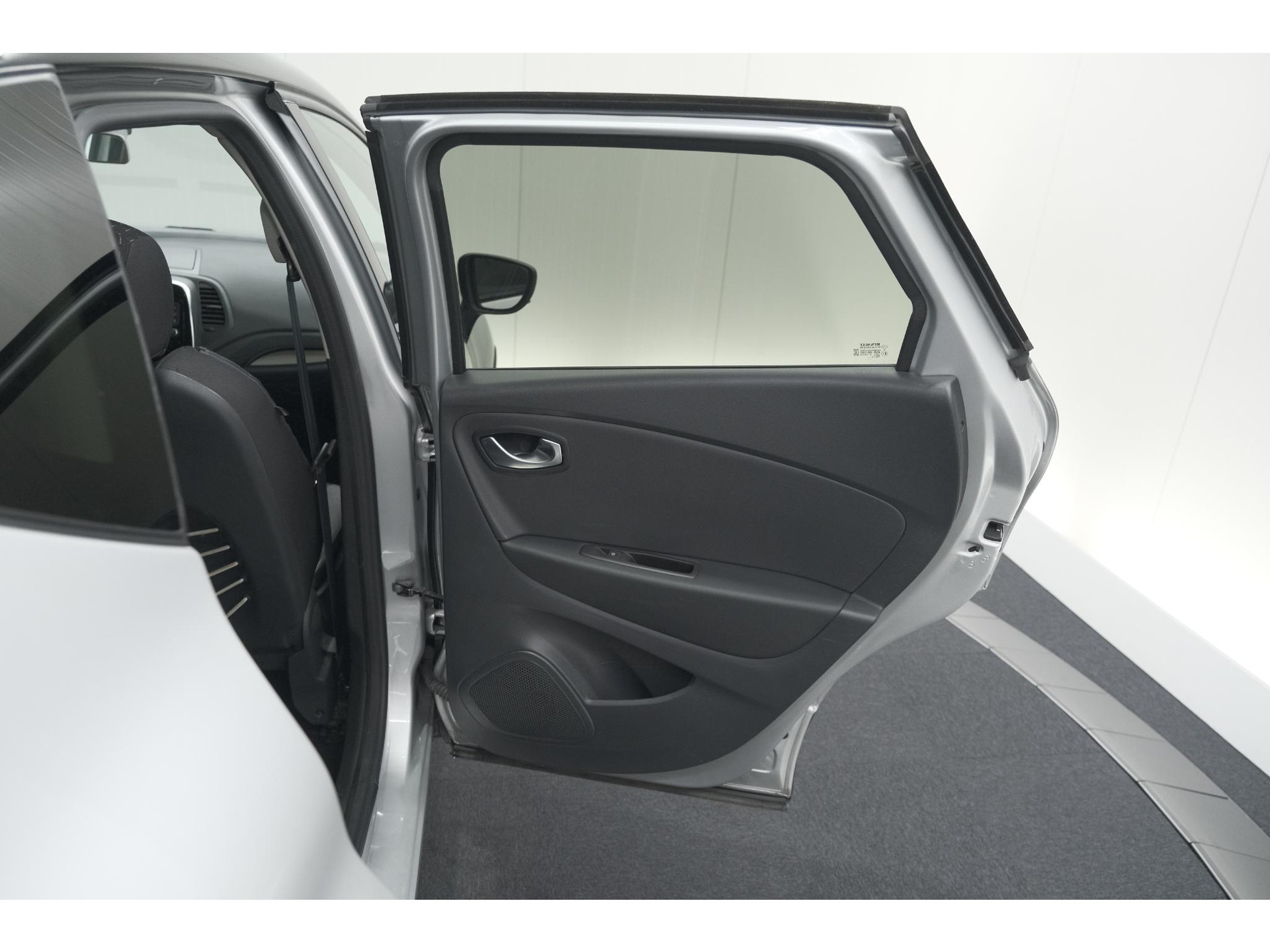 Renault Captur TCe 90 Intens | Camera | Dodehoekdetectie | Navigatie | Parkeersensoren