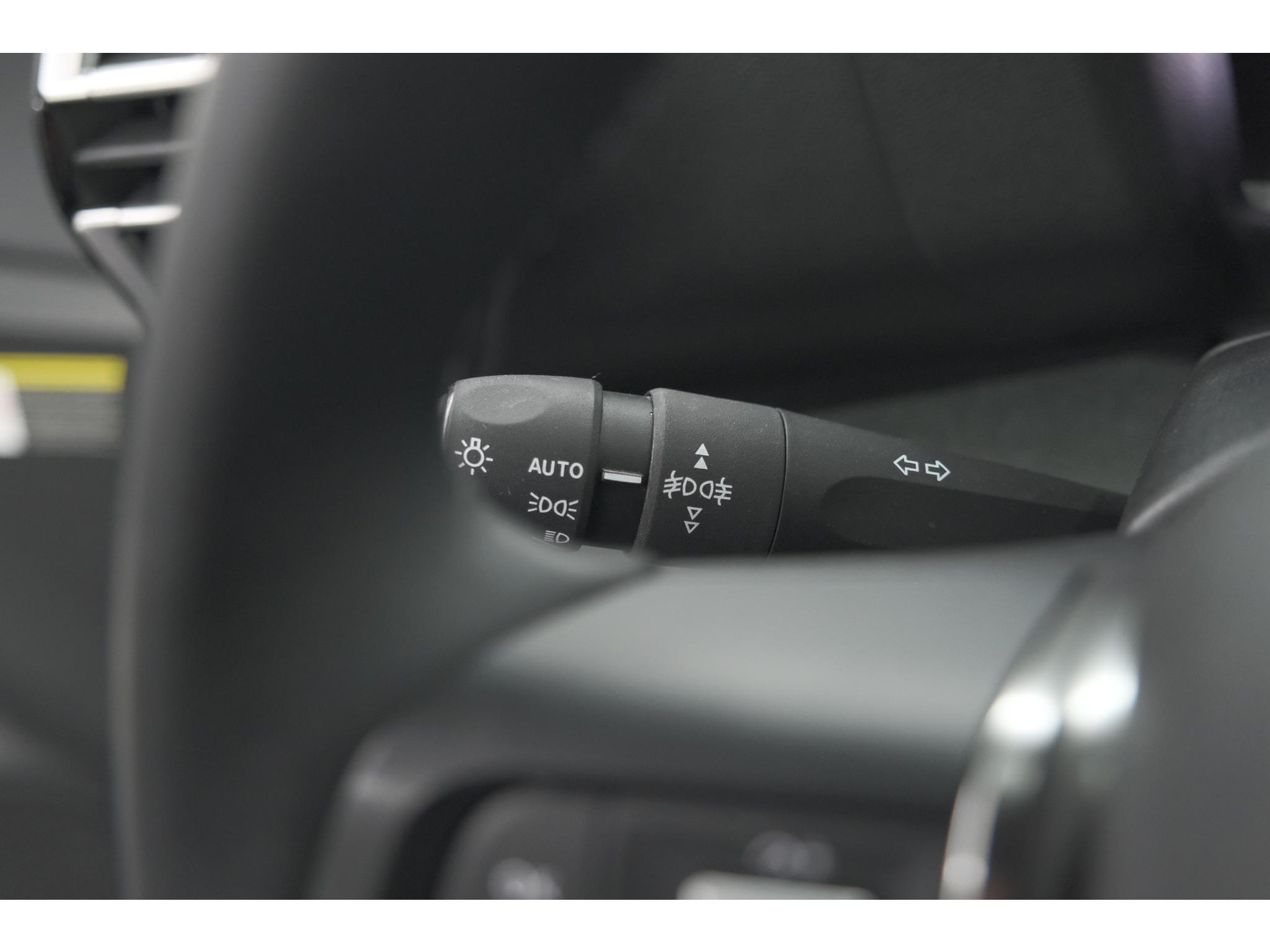 Citroen Ë-C4 Feel Pack 50 kWh | Camera | Navigatie | Parkeersensoren | Stoelverwarming
