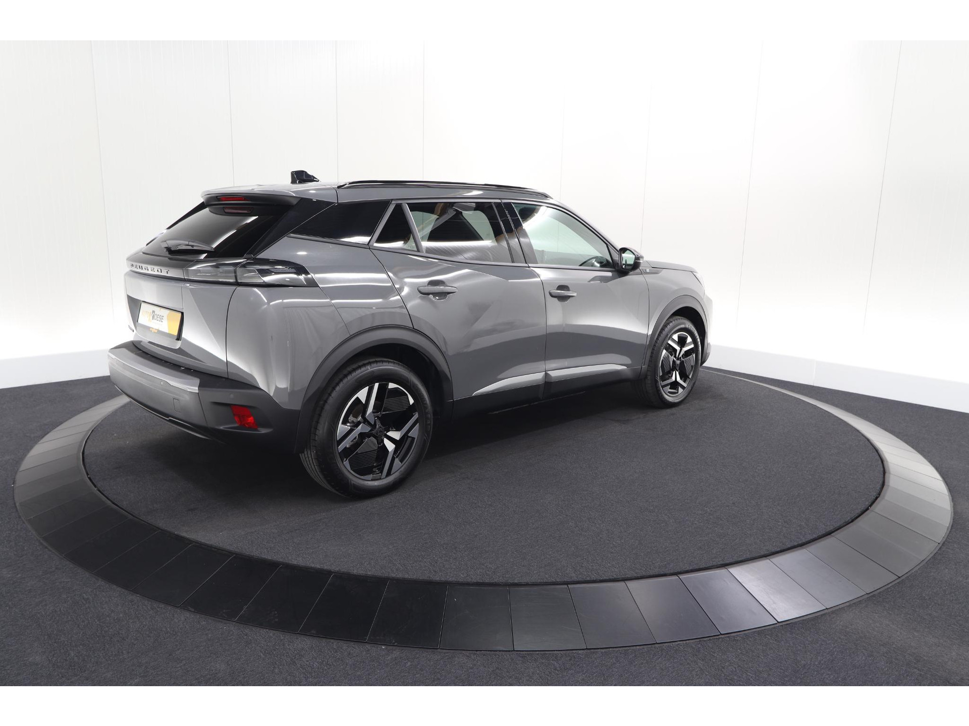 Peugeot e-2008 EV Allure 54 kWh | 97,2% SOH | 11 KW Lader | Apple Carplay | Parkeersensoren