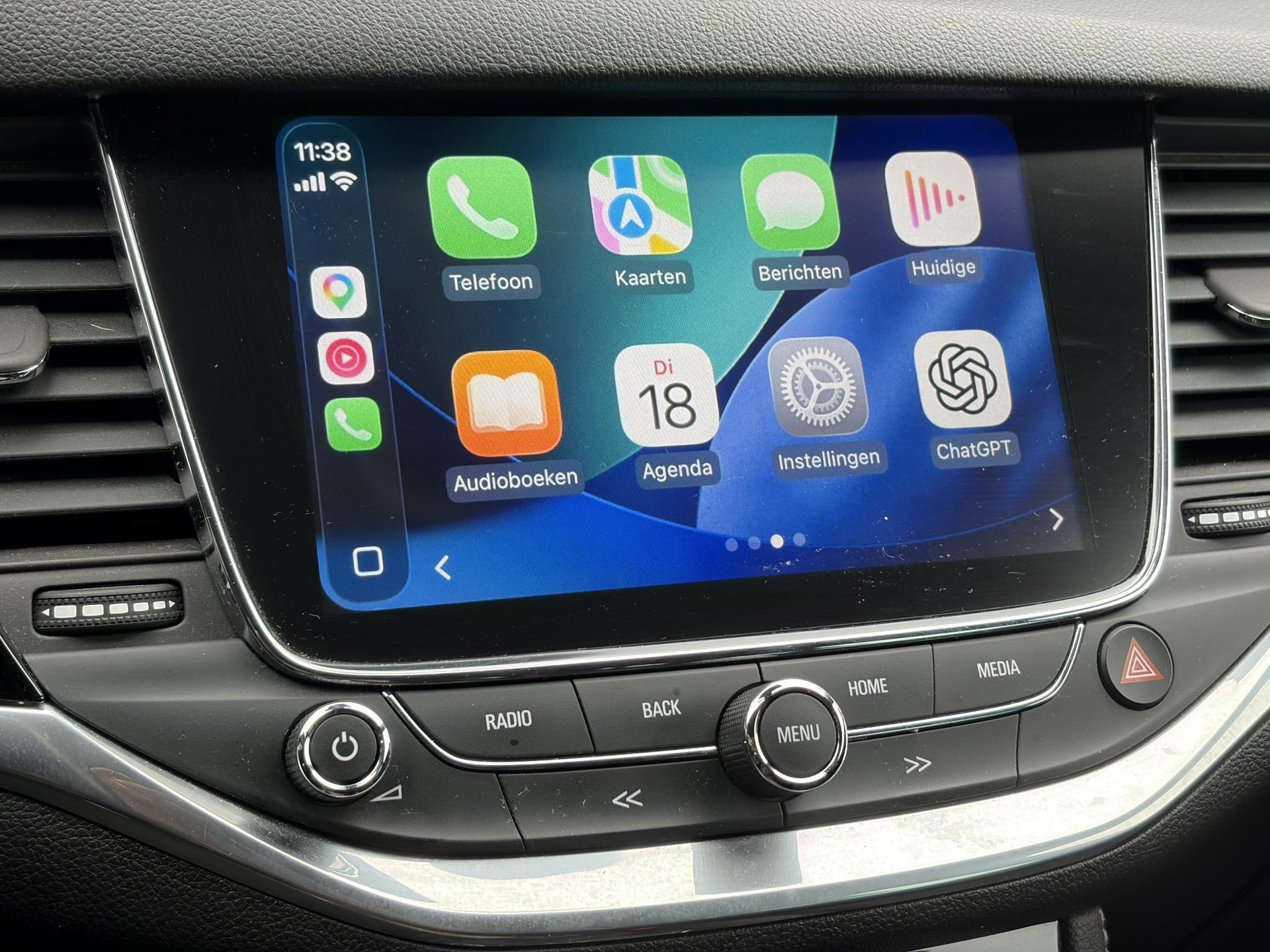 Opel Astra Sports Tourer 1.4 Innovation Dealer Onderhouden l 150pk l Carplay l 2e Eigenaar l Camera l Trekhaak l Keyless l Navi l Halfleder l Pdc V+A l 6 Bak l Clima l Cruise l Rijstrooksensor l Dodehoeksensor l N.A.P l Apk tot 01-2027