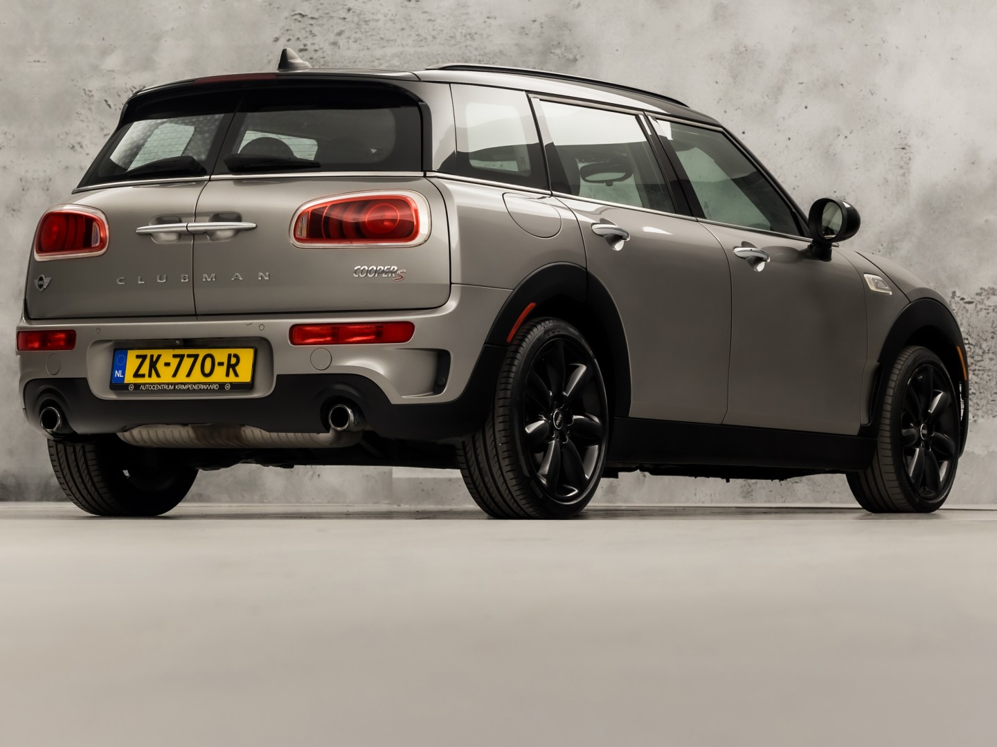 MINI Clubman 2.0 Cooper S Chilli 192Pk Automaat (PANORAMADAK, GROOT NAVI, MEMORY SEAT, LEDER, HARMAN/KARDON, CAMERA, STOELVERWARMING, LED KOPLAMPEN, NIEUWSTAAT)