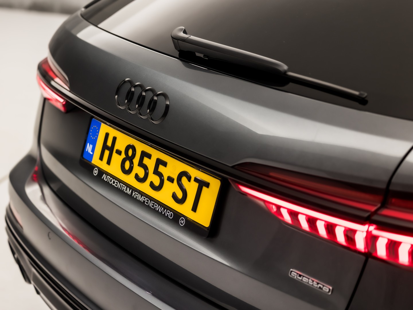 Audi A6 Avant 55 TFSI quattro S-Line 340Pk Automaat (PANORAMADAK, 6 CILINDER, BANG&OLUFSEN, HEAD-UP DISPLAY, NAPPA LEDER, MEESTURENDE ACHTERAS, CAMERA, STOELVERWARMING, SFEERVERLICHTING, ADAPTIVE CRUISE, MATRIX LED, NIEUWSTAAT)