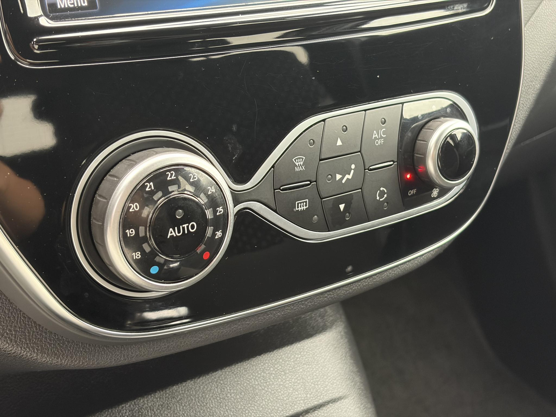 Renault Captur 1.2 TCe Intens 120pk,1e Eigenaar,Camera,Trekhaak,Carplay,Pdc,Clima,Cruise,Dealer Onderhouden,6 Bak,Lm velgen,Dodehoek,N.A.P,Apk tot 10-2027