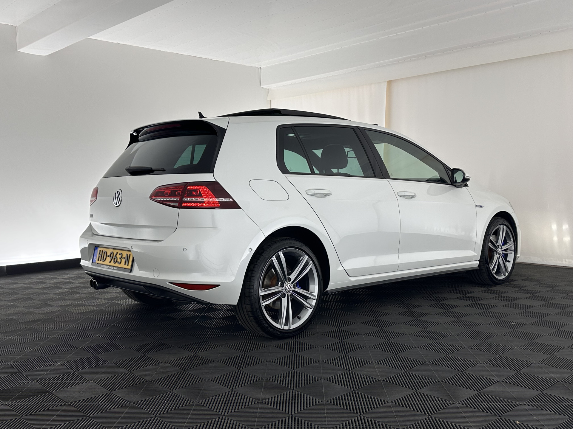 Volkswagen Golf 1.4 TSI GTE Executive-Plus-Pack Aut. *PANO | FULL-LED | LEATHER | LANE-ASSIST | BLIND-SPOT | ADAPTIVE-CRUISE | CAMERA | DAB | NAVI-FULLMAP | ECC | SHIFT-PADDLES | PDC | HEATED-SPORTSEATS | PRIVACY-GLASS | 18"ALU*