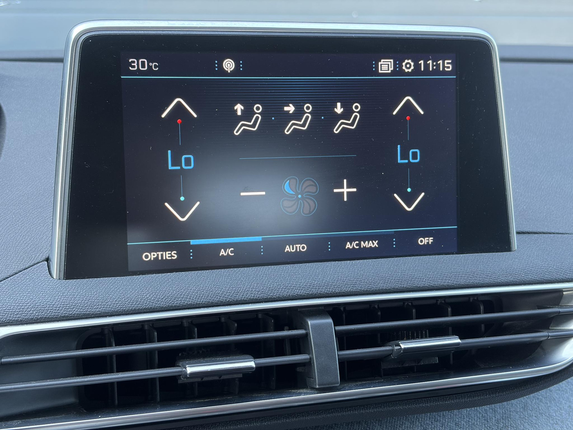 Peugeot 3008 1.2 PureTech Allure 2e Eigenaar l D-riem vv in 2023 l 360° Camera l Carplay l Dealer Onderhouden l Keyless l Stoelverwarming l Dodehoek l 6 Bak l Pdc V+A l 131pk l Bj 12-2017 l 19'' Lmv l Apk tot 12-2026