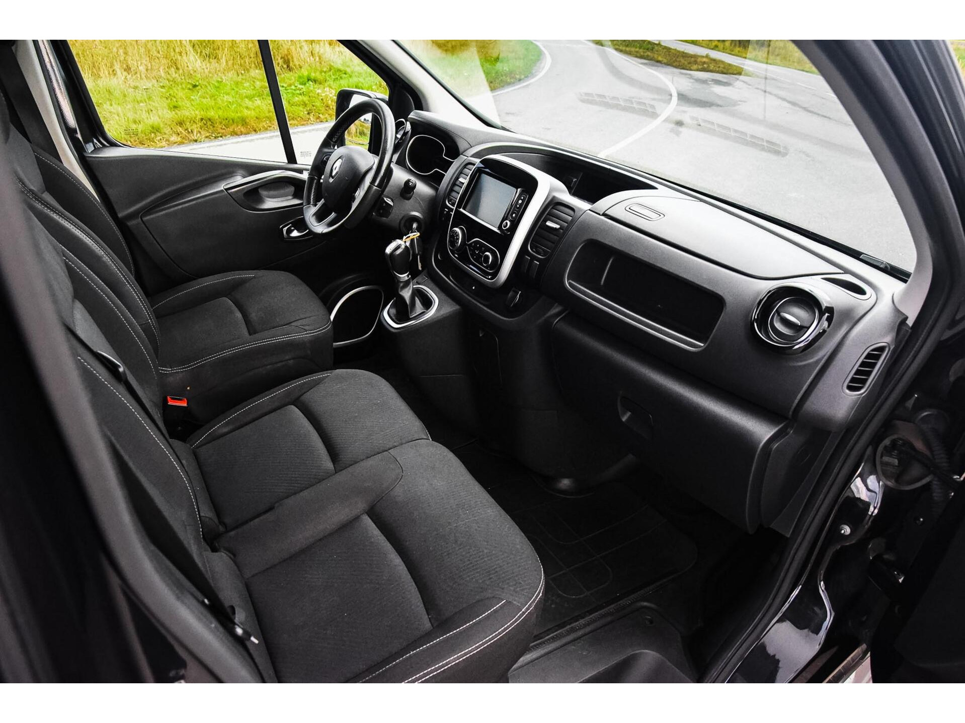 Trafic 2.0 dCi 145 DC Luxe | Automaat | 6-Pers