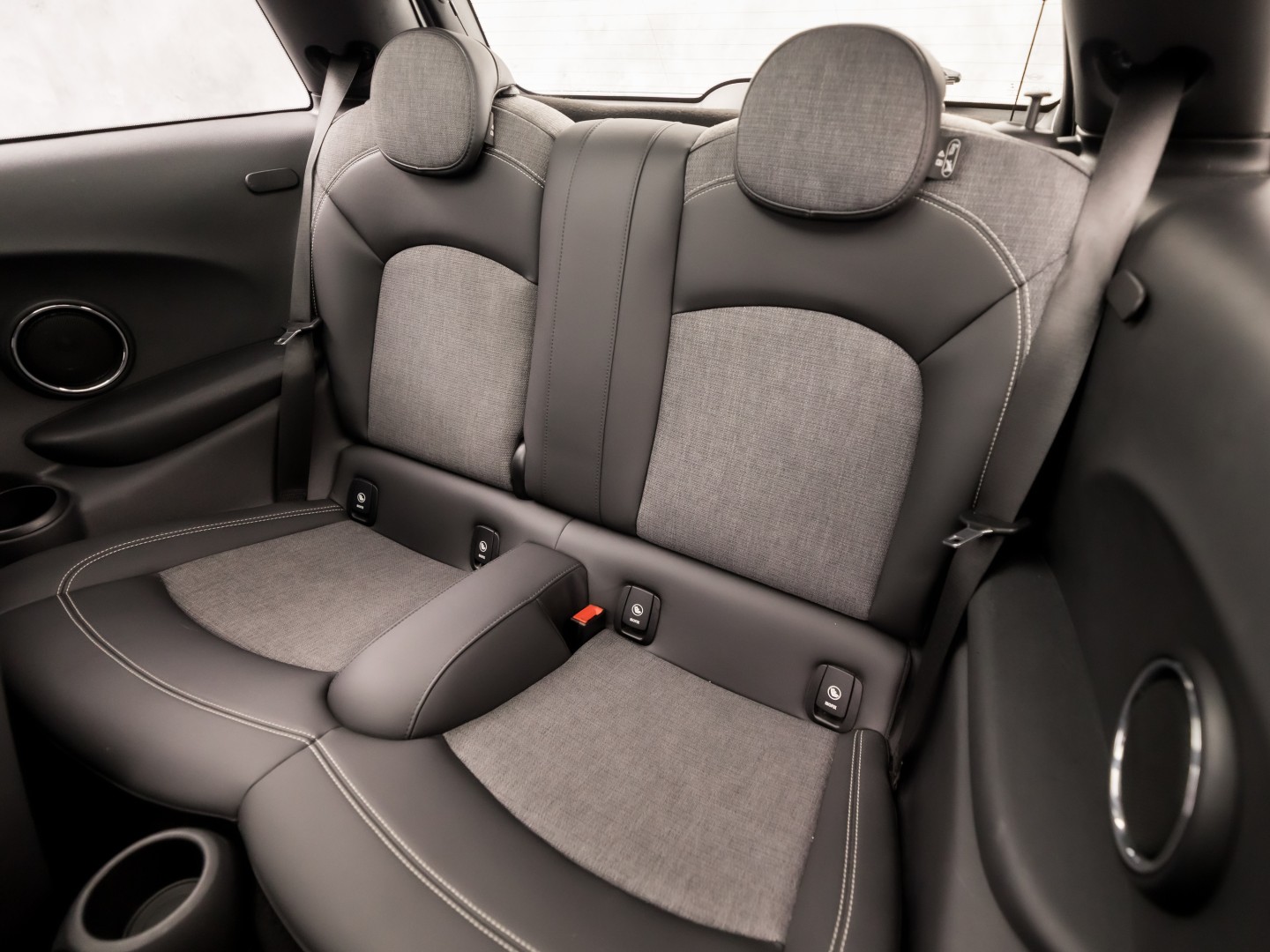 MINI One 1.5 Cooper Marylebone (PANORAMADAK, NAVIGATIE, CLIMATE, LEDER, STOELVERWARMING, SPORTSTOELEN, UNIUN JACK ACHTERLICHTEN, GETINT GLAS, NIEUWSTAAT)