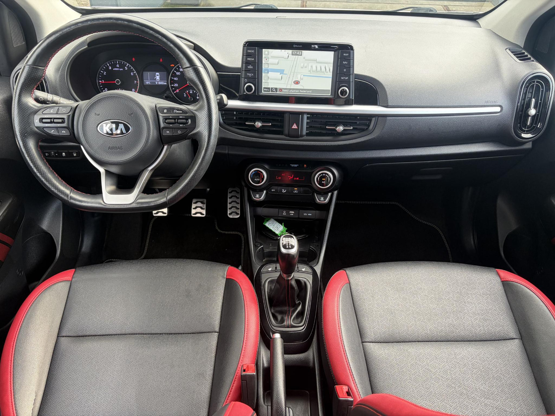 Kia Picanto 1.0 T-GDI GT-Line ✓102pk✓Draadloze telefoonlader✓Carplay✓2e Eigenaar✓Keyless✓Camera✓Stoelverw-Stuurverw✓Leder✓Navi✓Airco✓Cruise✓Lm velgen✓Pdc✓N.A.P✓Net beurt gehad✓Apk tot 09-2027