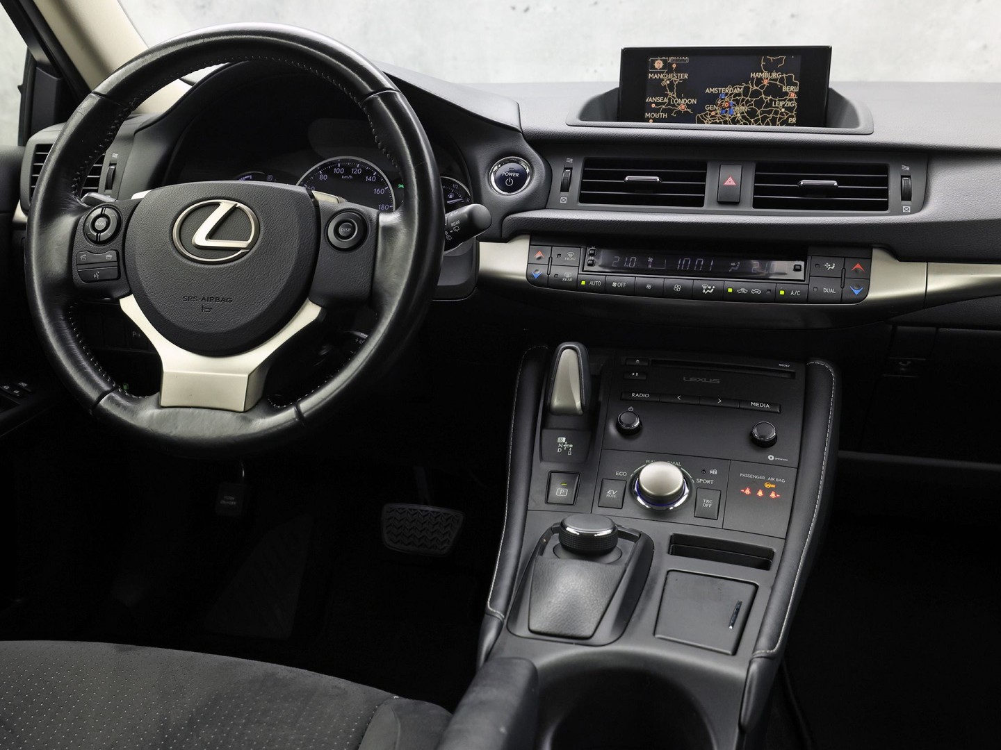 Lexus CT 200h Business Launch Edition Automaat (NAVIGATIE, CAMERA, ALCANTARA, SPORTSTOELEN, KEYLESS, ADAPTIVE CRUISE, NIEUWSTAAT)