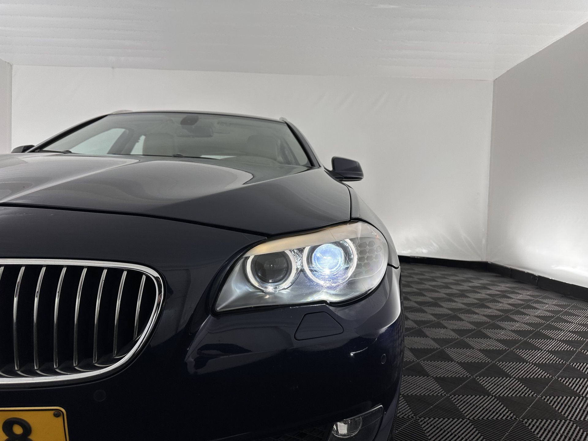 BMW 5-serie Touring 525xd High Executive AWD Aut*  LEATHER | BI-XENON | HEATED-SPORTSEATS | NAVI-FULLMAP | ECC | PDC | 17"ALU*