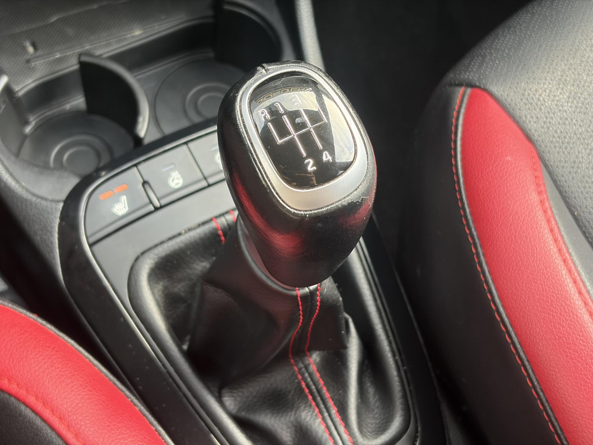 Kia Picanto 1.0 T-GDI GT-Line ✓102pk✓Draadloze telefoonlader✓Carplay✓2e Eigenaar✓Keyless✓Camera✓Stoelverw-Stuurverw✓Leder✓Navi✓Airco✓Cruise✓Lm velgen✓Pdc✓N.A.P✓Net beurt gehad✓Apk tot 09-2027
