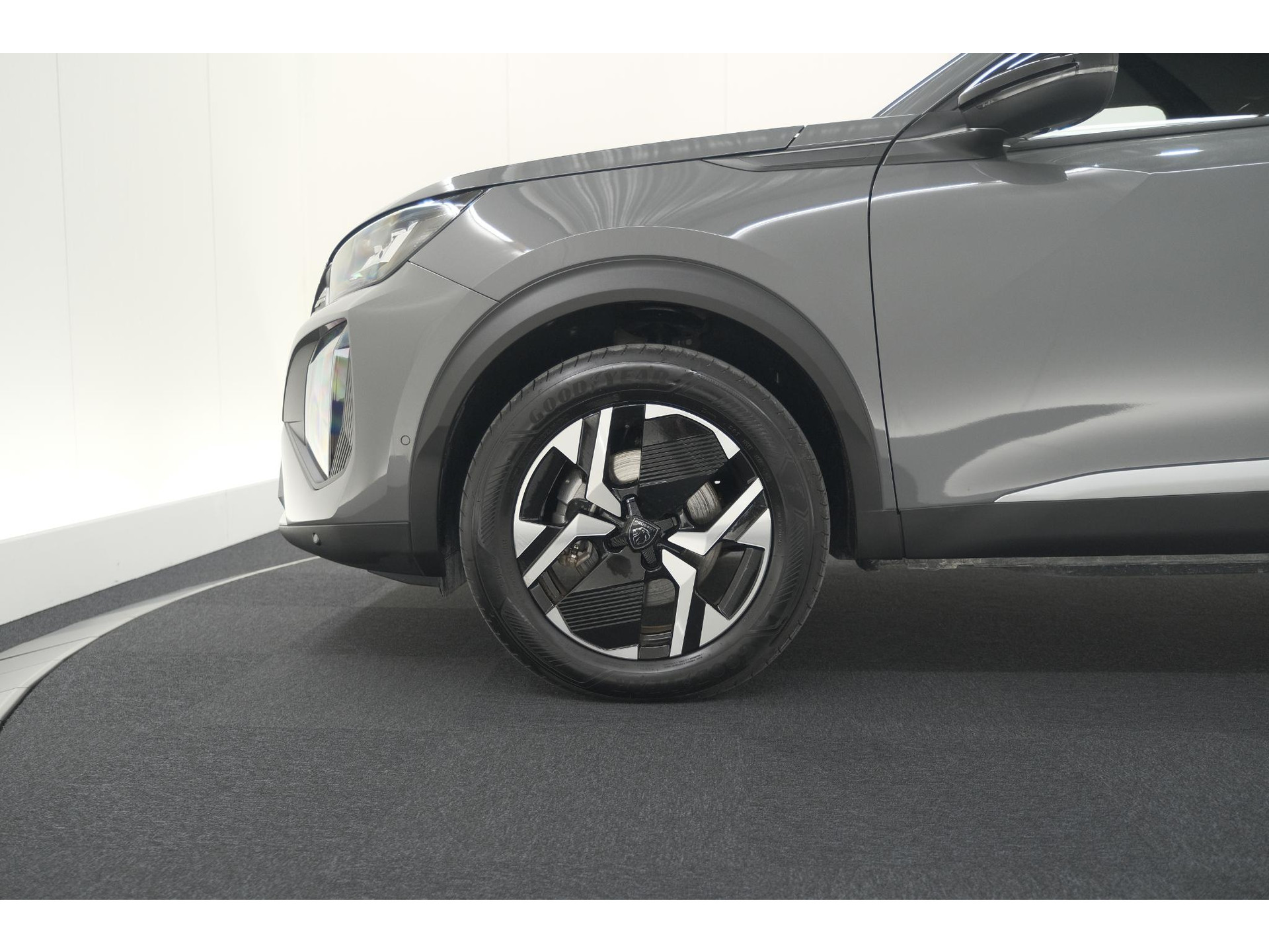 Peugeot 2008 Hybrid 145 e-DCS6 Allure | 360 Camera | Adaptieve Cruise Control | Dodehoekdetectie | Navigatie