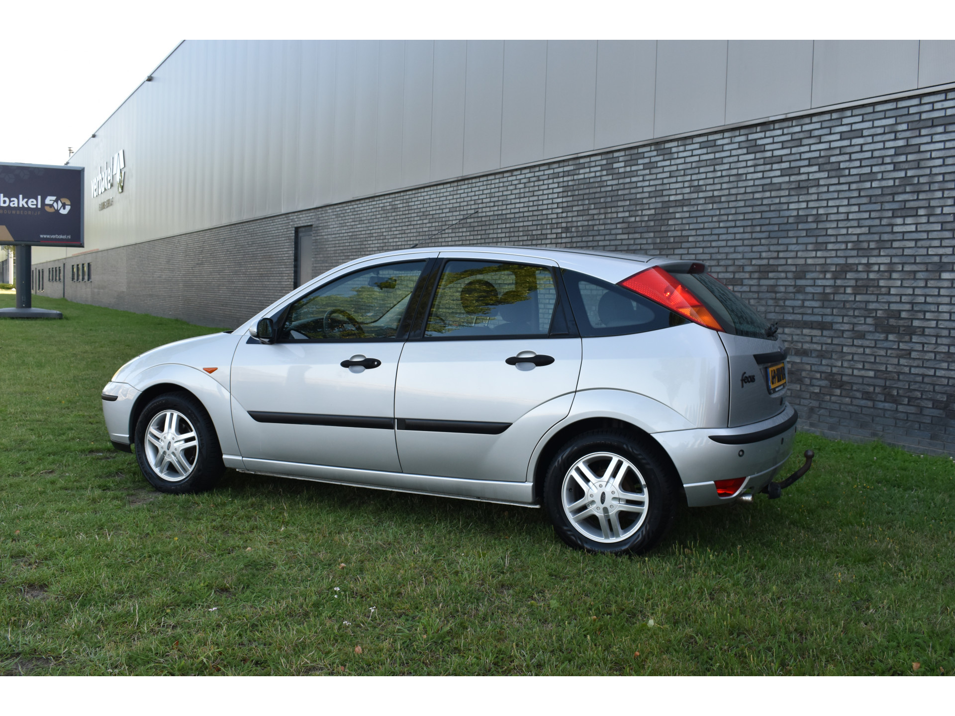 Ford Focus 1.6-16V Trend Automaat storing Airco 5-deurs 1e eigenaar Pdc Trekhaak lees goed!!! HANDELSAUTO - automaat gaat in noodloop LEES GOED