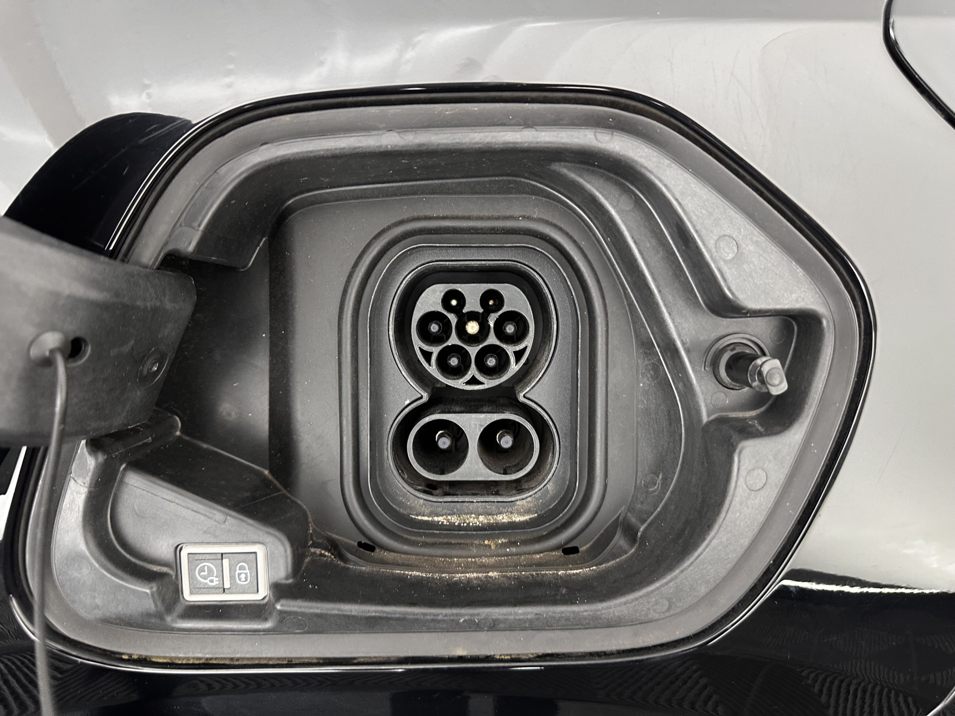 Peugeot e-208 EV Style 50 kWh [3-Fase-11kW] {SOH-96%} (INCL-BTW) Aut. *LEATHER-FABRIC | FULL-LED | HEATED-SPORTSEATS | KEYLESS | PRIVACYGLASS | DAB+ | NAVI-FULLMAP | ECC | PDC | CRUISE | CARBON-INLAY | DIGI-COCKPIT | 16''ALU*