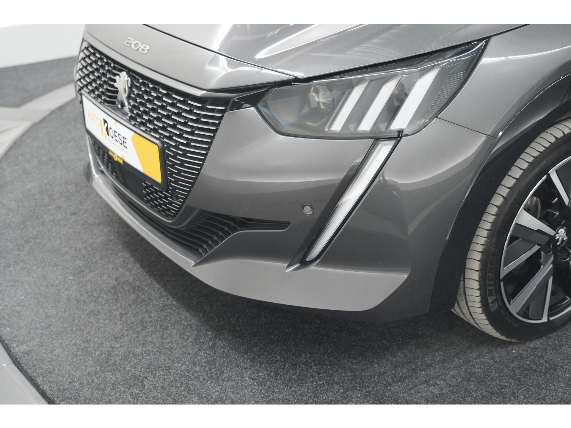 Peugeot 208 PureTech 100 GT | Camera | Adaptieve Cruise Control | Navigatie | Apple Carplay