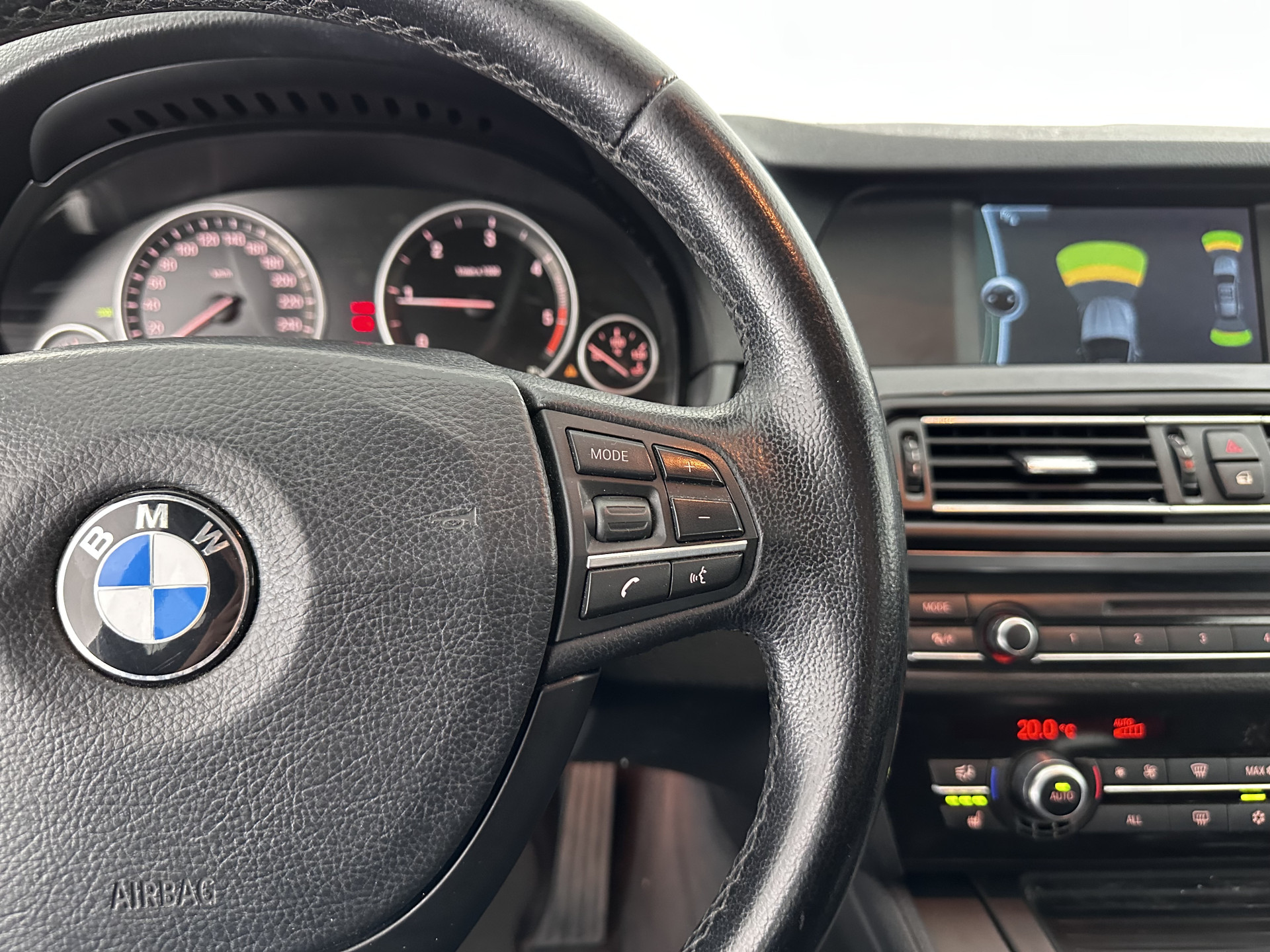 BMW 5-serie Touring 520d Shadow-line *BI-XENON | NAVI-FULLMAP | HEATED-COMFORTSEATS | ECC | KEYLESS | PDC | CRUISE | 18''ALU*