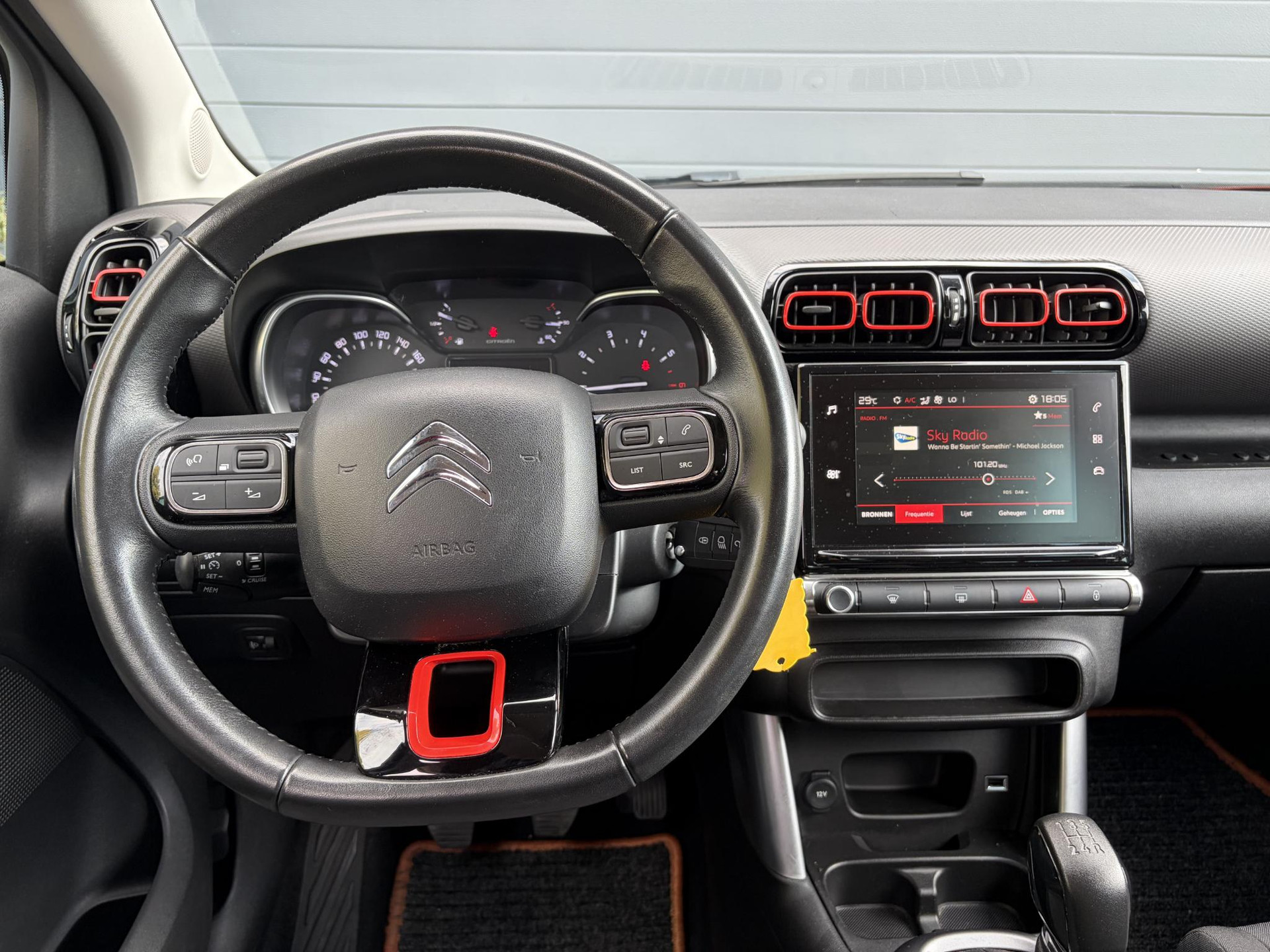 Citroen C3 Aircross 1.2 PureTech S&S Feel ✓2e Eigenaar✓Trekhaak✓110pk✓Clima✓Cruise✓Lm velgen✓Pdc V+A✓N.A.P✓Rijstrooksensor✓Apk tot 08-2027