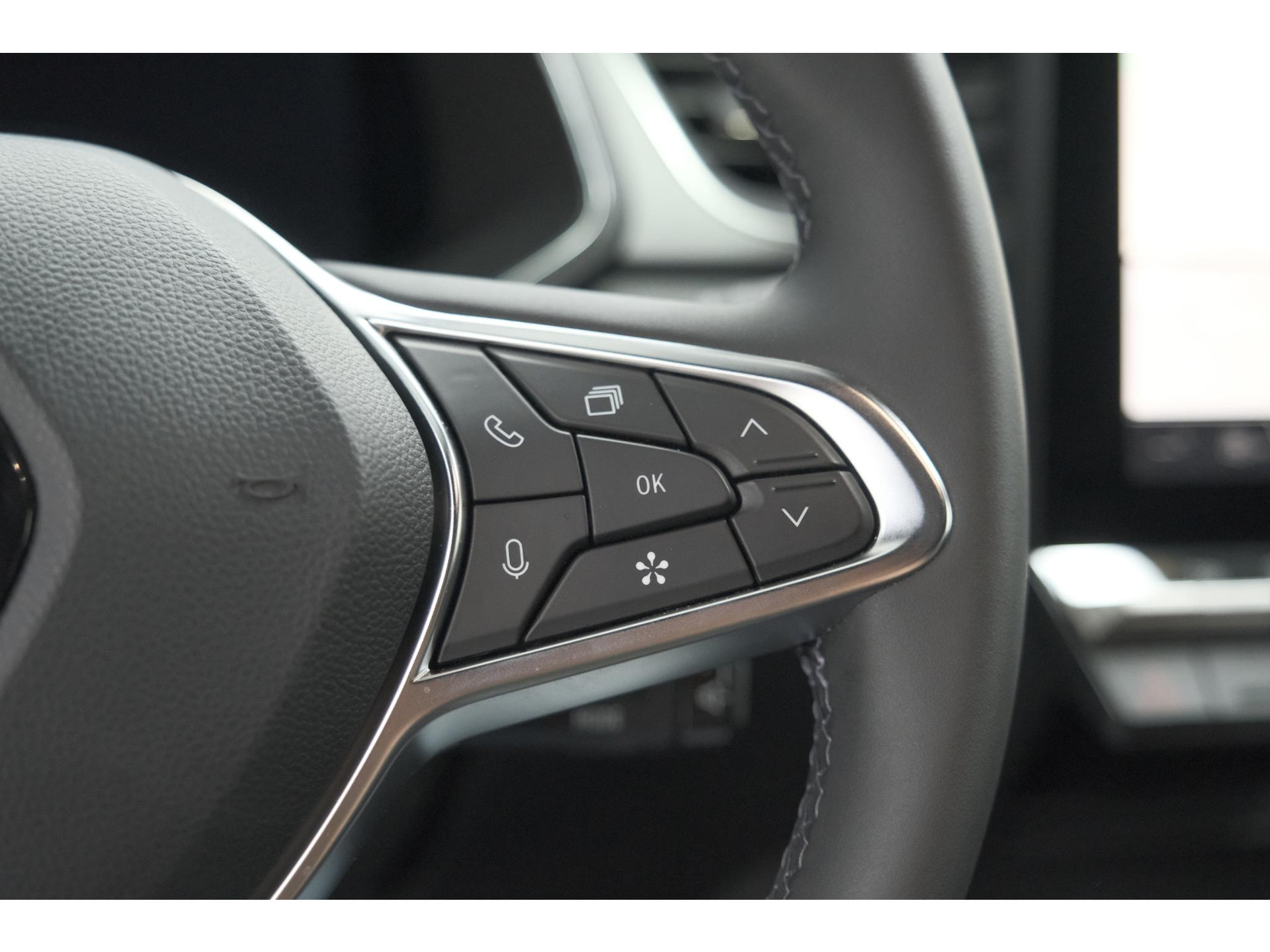 Renault Captur TCe 90 Techno | Nieuw Model | Camera | Navigatie | Apple Carplay | Pack Full Screen | 18 Inch Lichtmetalen Velgen