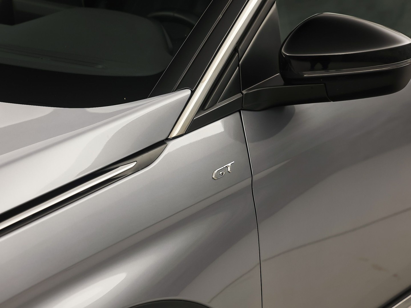 Peugeot 3008 1.2 PureTech GT Line (PANORAMADAK, APPLE CARPLAY, GROOT NAVI, LEDER, STOELVERWARMING, SPORTSTOELEN, GETINT GLAS, KEYLESS, NIEUWSTAAT)