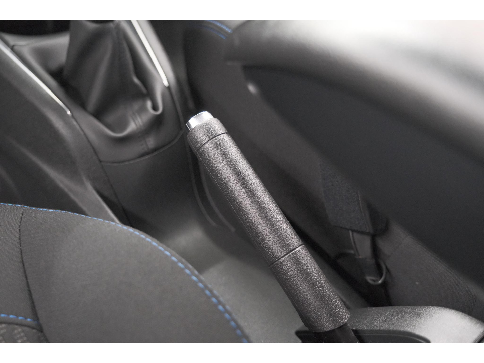 Peugeot 208 PureTech 82 Signature | Parkeersensoren | Apple Carplay | Pack Connect | Armsteun