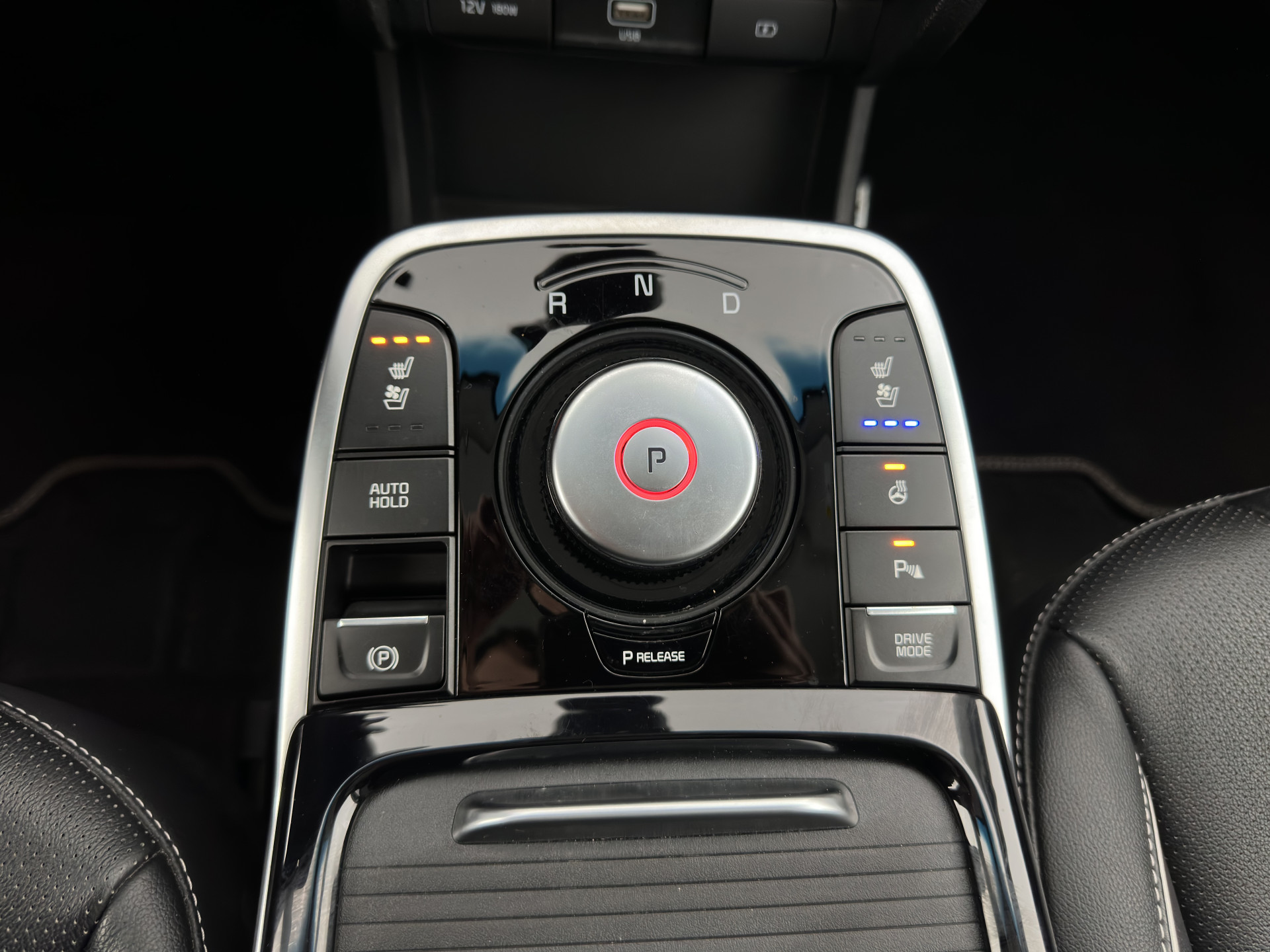 Kia e-Niro ExecutiveLine 64 kWh [ 3-Fase ] {SOH-100%} (INCL-BTW)  Aut.*HEATPUMP | LEATHER | FULL-LED | NAVI-FULLMAP | ADAPTIVE-CRUISE | CAMERA | MEMORY-PACK | LANE-ASSIST | KEYLESS | DIGI-COCKPIT | PRIVACY-GLASS | 17"ALU*