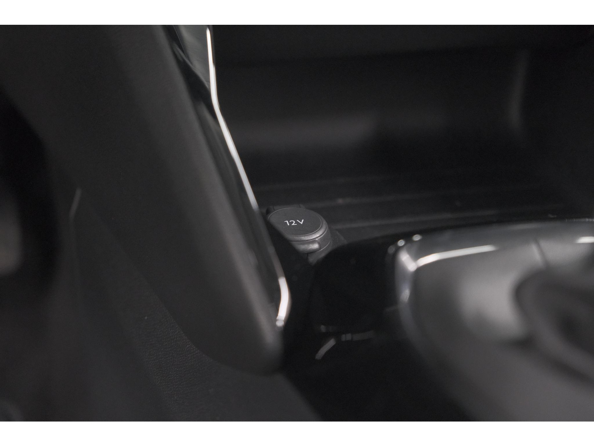 Peugeot 2008 PureTech 102 Allure Pack | Allseason Banden | Parkeersensoren | Apple Carplay