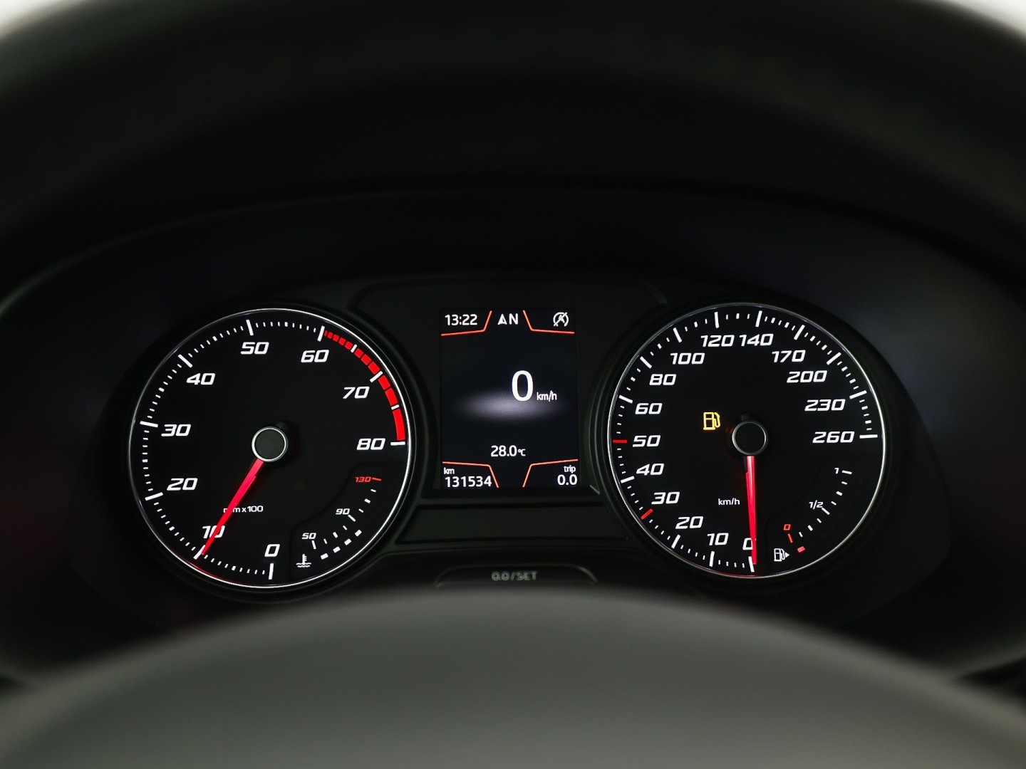 SEAT Ateca 1.0 TSI Sport (GROOT NAVI, APPLE CARPLAY, CAMERA, GETINT GLAS, LM VELGEN, CLIMATE, AUTOMATISCH INPARKEREN, NIEUWE APK)