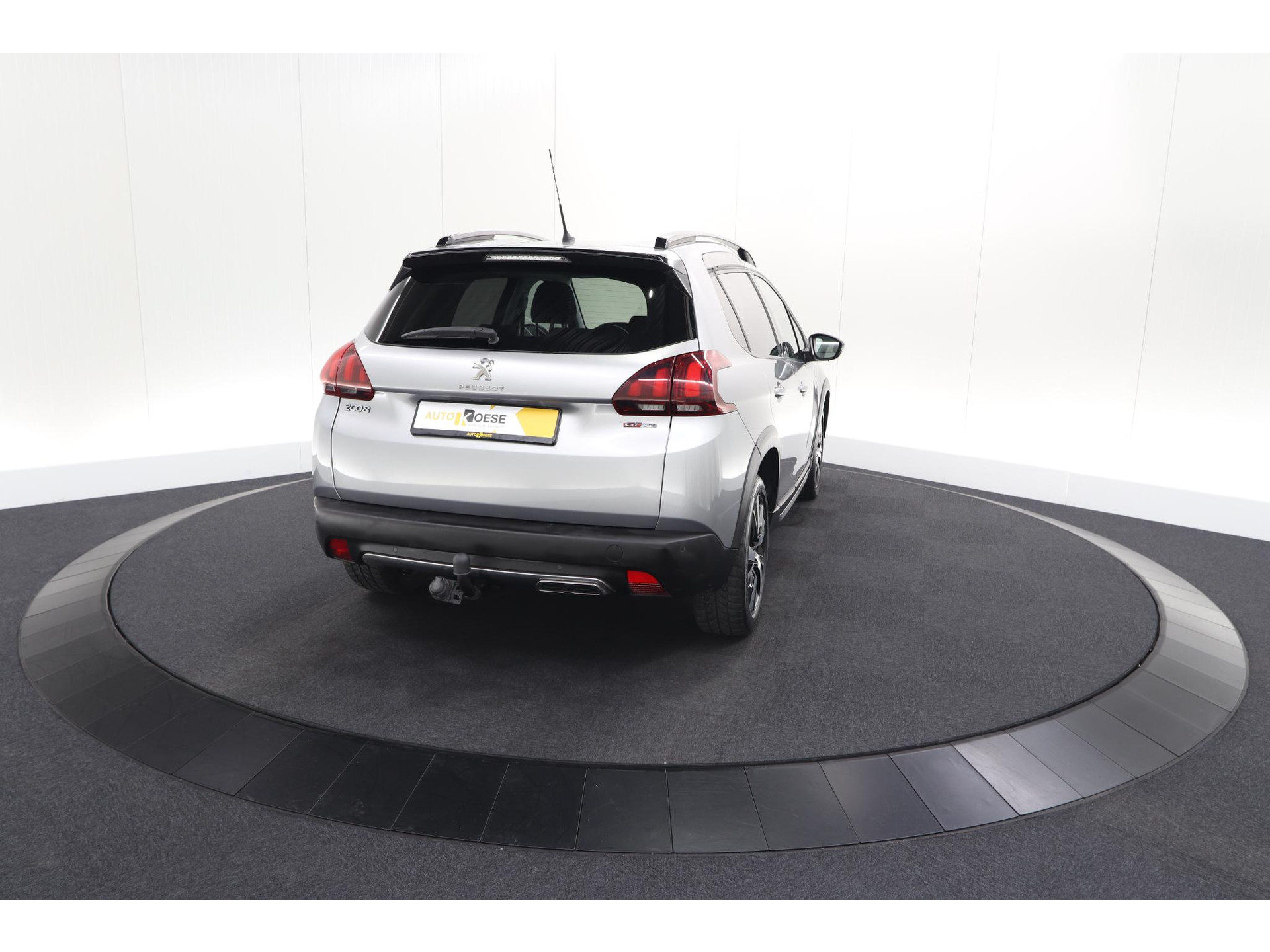 Peugeot 2008 PureTech 110 EAT6 GT-Line | Trekhaak | Panoramadak | Apple Carplay | Parkeersensoren