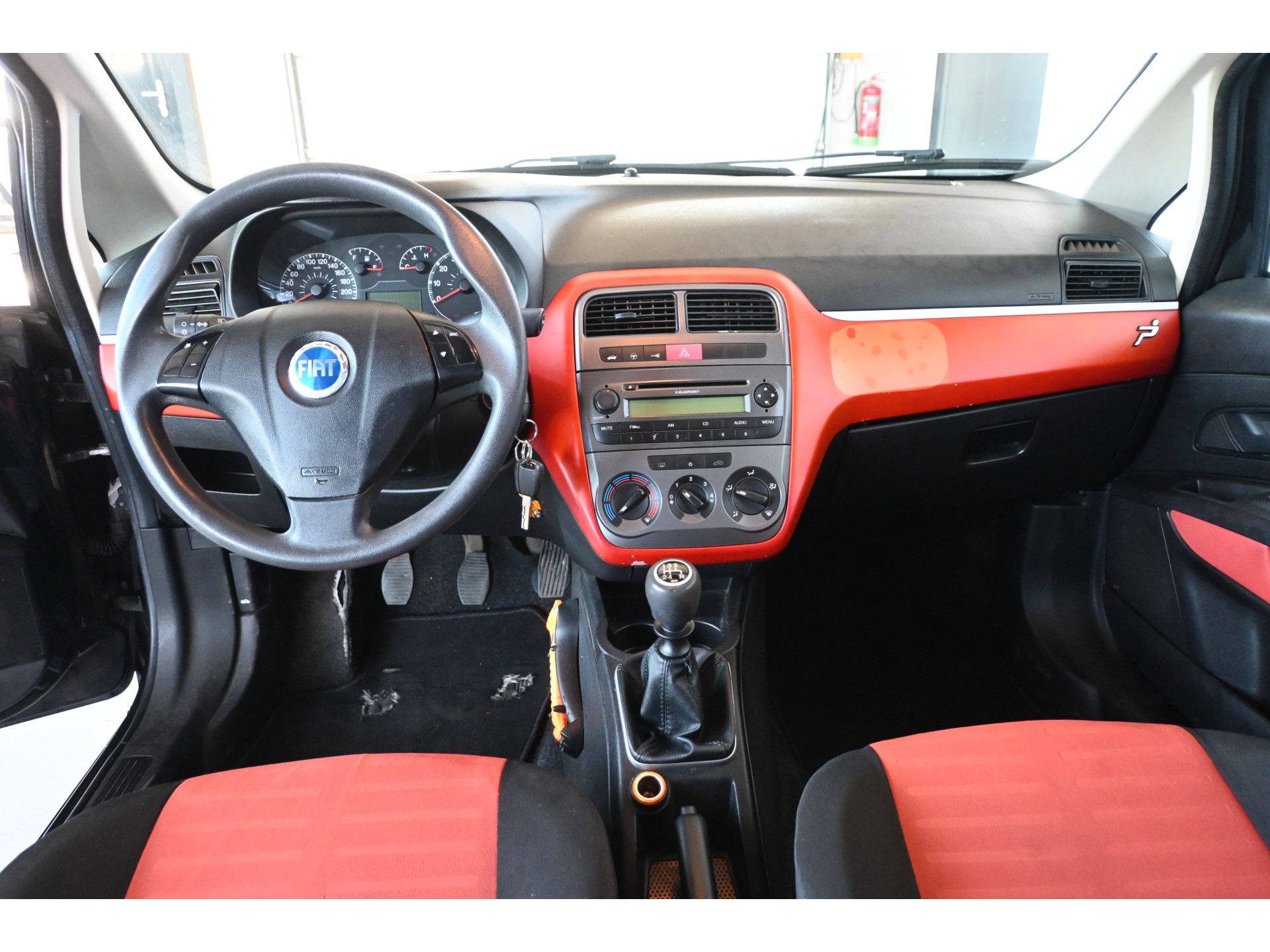 Fiat Grande Punto 1.4 Dynamic Nap Airco Lichtmetaal Stuurbekrachtiging Rijklaarprijs Inruil Mogelijk!