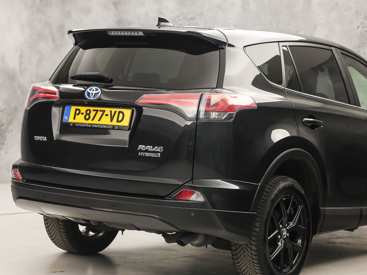 Toyota RAV4 2.5 Hybrid Energy 197Pk Automaat (BLACK PACK, NAVIGATIE, CAMERA, GETINT GLAS, SPORTSTOELEN, KEYLESS, ADAPTIVE CRUISE, NIEUWSTAAT)