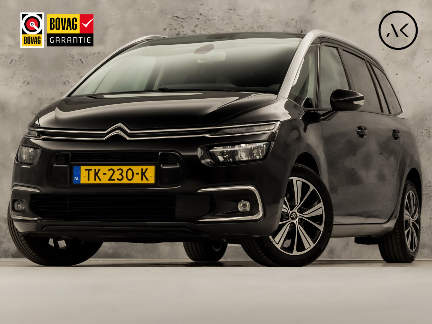 Citroën Grand C4 Spacetourer 1.2 PureTech Sport 7 Persoons Automaat 131Pk (APPLE CARPLAY, DB-RIEM VERVANGEN, GROOT NAVI, CAMERA, GETINT GLAS, TREKHAAK, NIEUWE APK, NIEUWSTAAT)