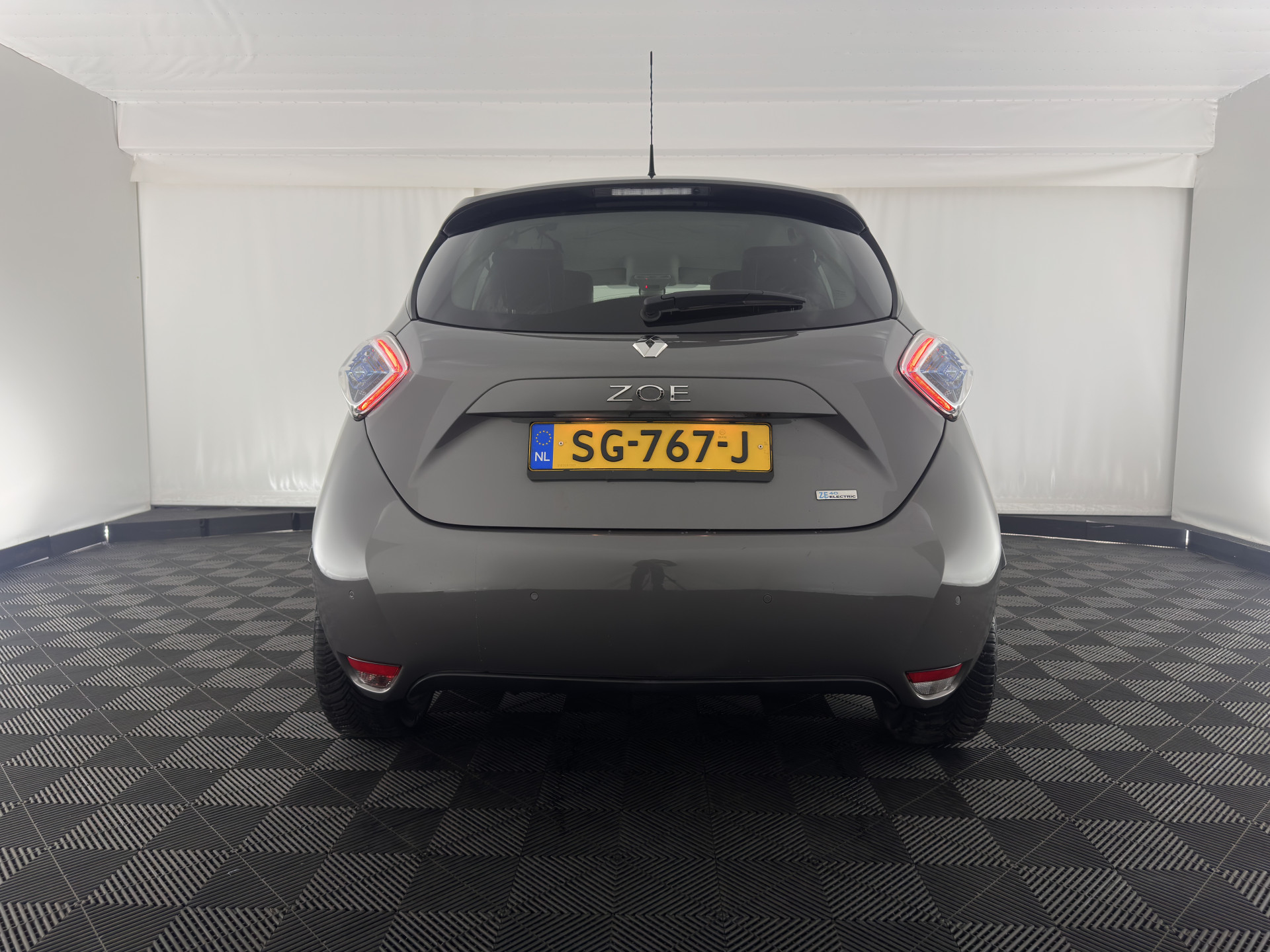 Renault ZOE R90 Bose 41 kWh (Inclusive-Battery) [ 3-Fase ] {SOH-85%} Aut.*LUXURY-LEATHER | BOSE-AUDIO | NAVI-FULLMAP | FULL-LED | DIGI-COCKPIT | CRUISE | ECC | PDC | PRIVACY-GLASS | HEATED-COMFORTSEATS | 16"ALU*