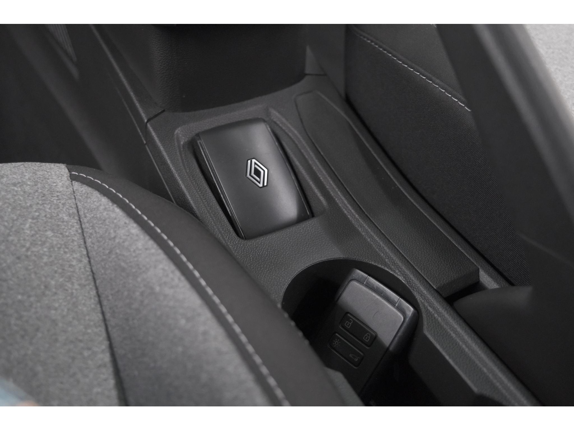 Renault Clio TCe 90 GPF Evolution | Camera | Navigatie | Apple Carplay | Parkeersensoren | Stoelverwarming