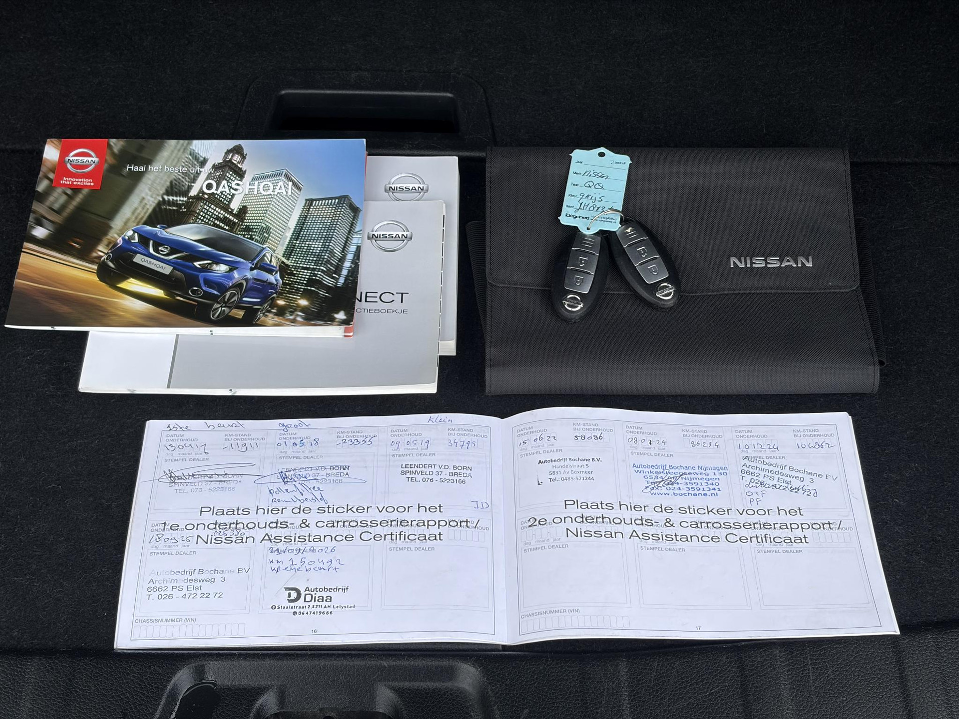 Nissan Qashqai 1.2 N-Connecta ✓Net beurt gehad✓360° Camera✓Navi✓Trekhaak✓Pano✓Pdc V+A✓Keyless✓18'Lm velgen✓Clima✓Cruise✓Rijstrooksensor✓116pk✓6 Bak✓N.A.P✓Apk tot 10-2027