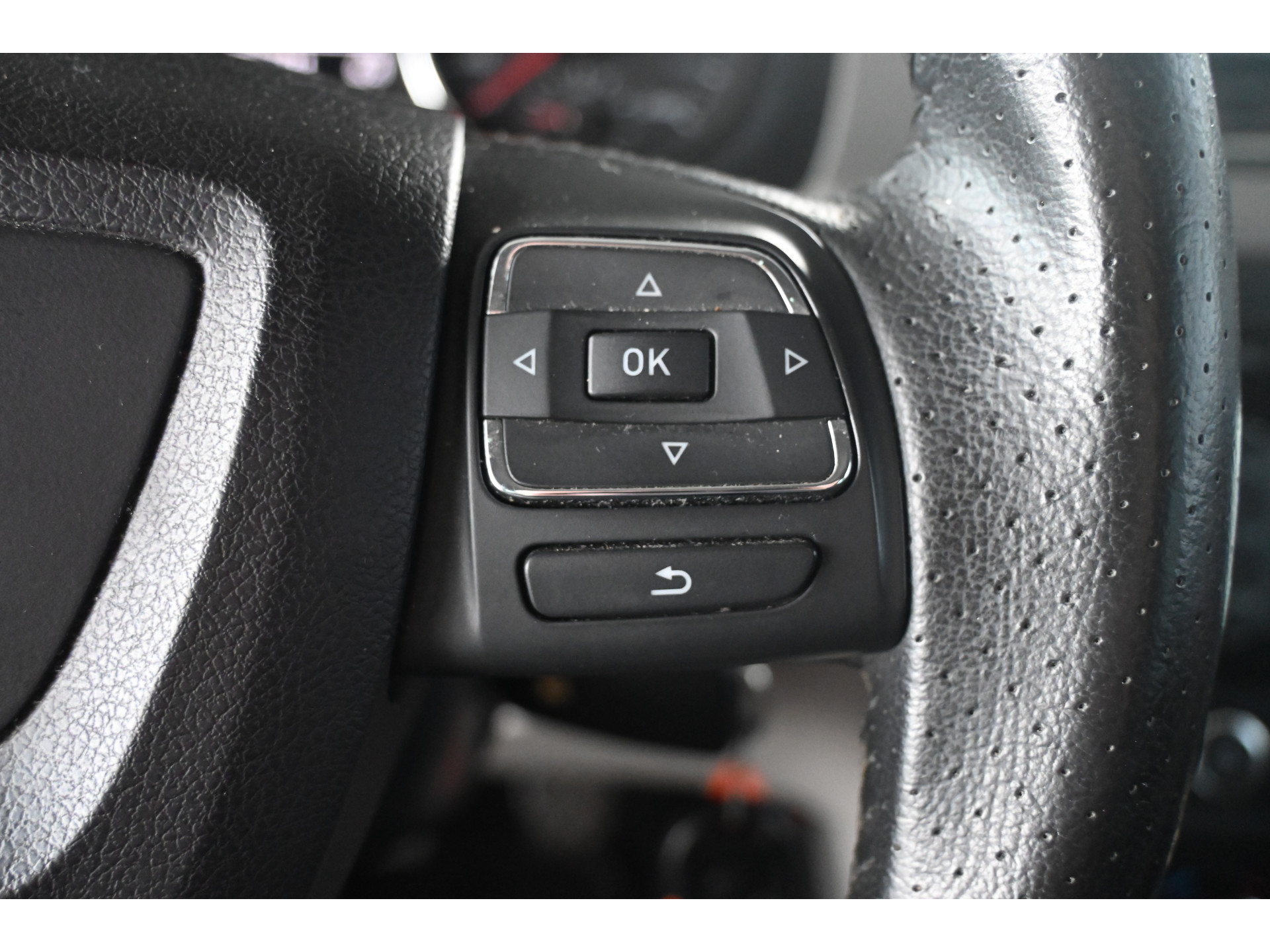 SEAT Toledo 1.2 TSI Businessline High Clima Navigatie Cruise Control Goed Onderhouden! Inruil Mogelijk!