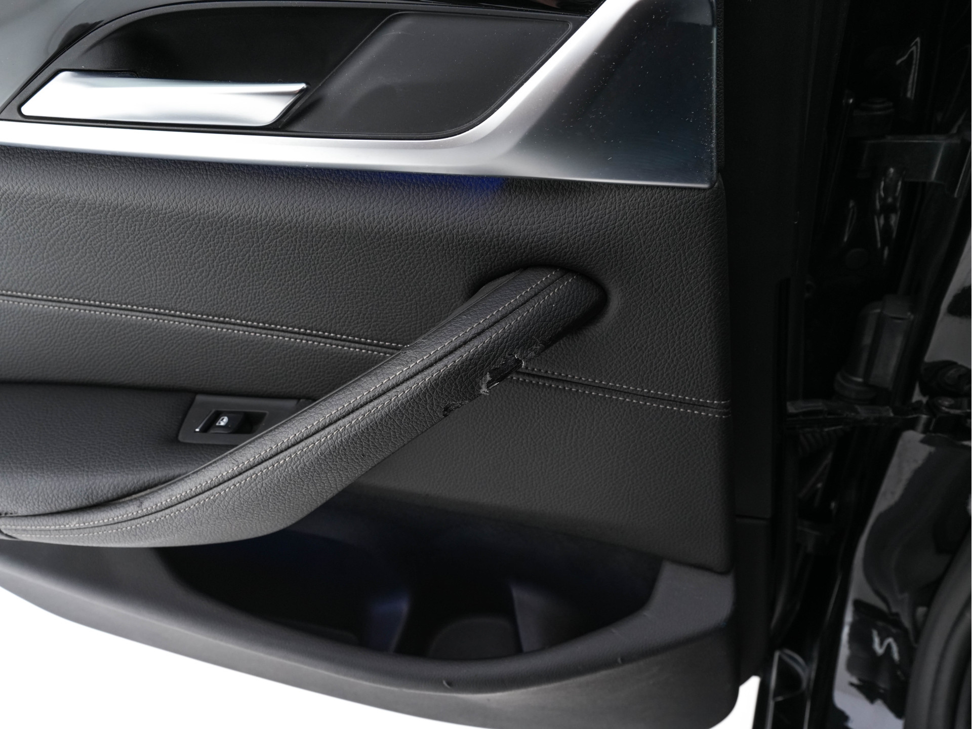 BMW 5-serie Touring 530d Sportline High Executive Aut. *PANO | LEATHER | FULL-LED | MEMORY-PACK | TOP-VIEW | HEATED-COMFORTSEATS | NAVI-FULLMAP | PRIVACY-GLASS | AMBIENT-LIGHT | ECC | CARPLAY | PDC | TOWBAR | SHIFT-PADDLES | 20"ALU*