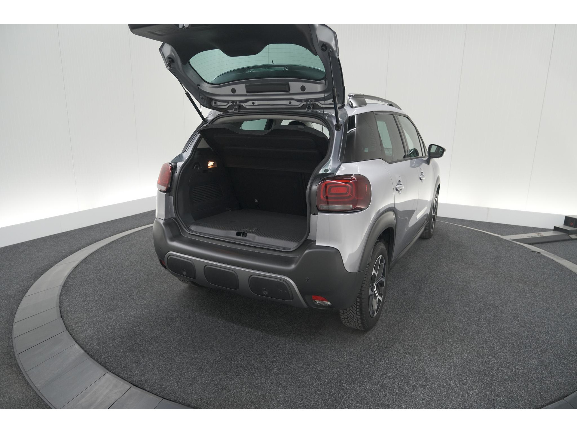 Citroen C3 Aircross PureTech 130 EAT6 Max | Allseason Banden | Parkeersensoren | Navigatie | Apple Carplay
