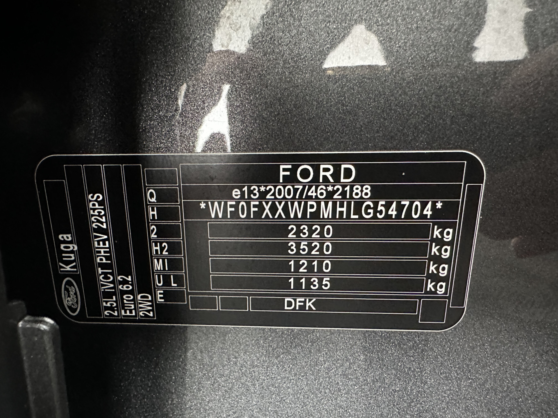 Ford Kuga 2.5 PHEV Vignale (Plug-In) (INCL-BTW) Aut. *HEAD-UP | LEATHER | DIGI-COCKPIT | FULL-LED | KEYLESS | DAB | CARPLAY | NAVI-FULLMAP | MEMORY-PACK | HEATED-COMFORTSEATS | PRIVACYGLASS | TOWBAR | 18''ALU*