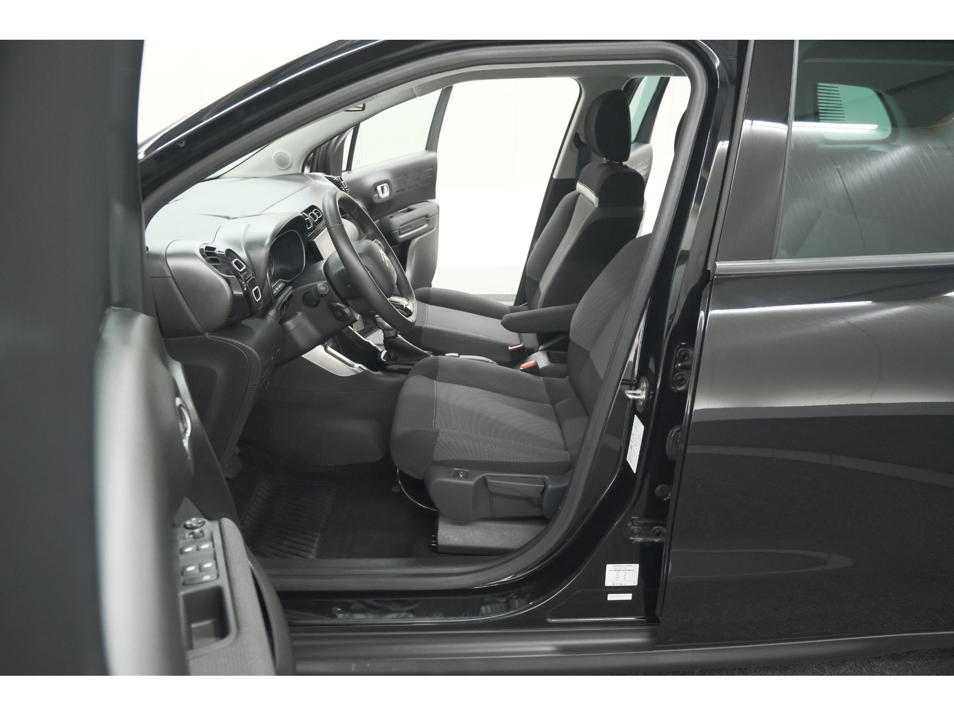 Citroen C3 Aircross PureTech 130 EAT6 Plus | Stoelverwarming | Apple Carplay | Parkeersensoren