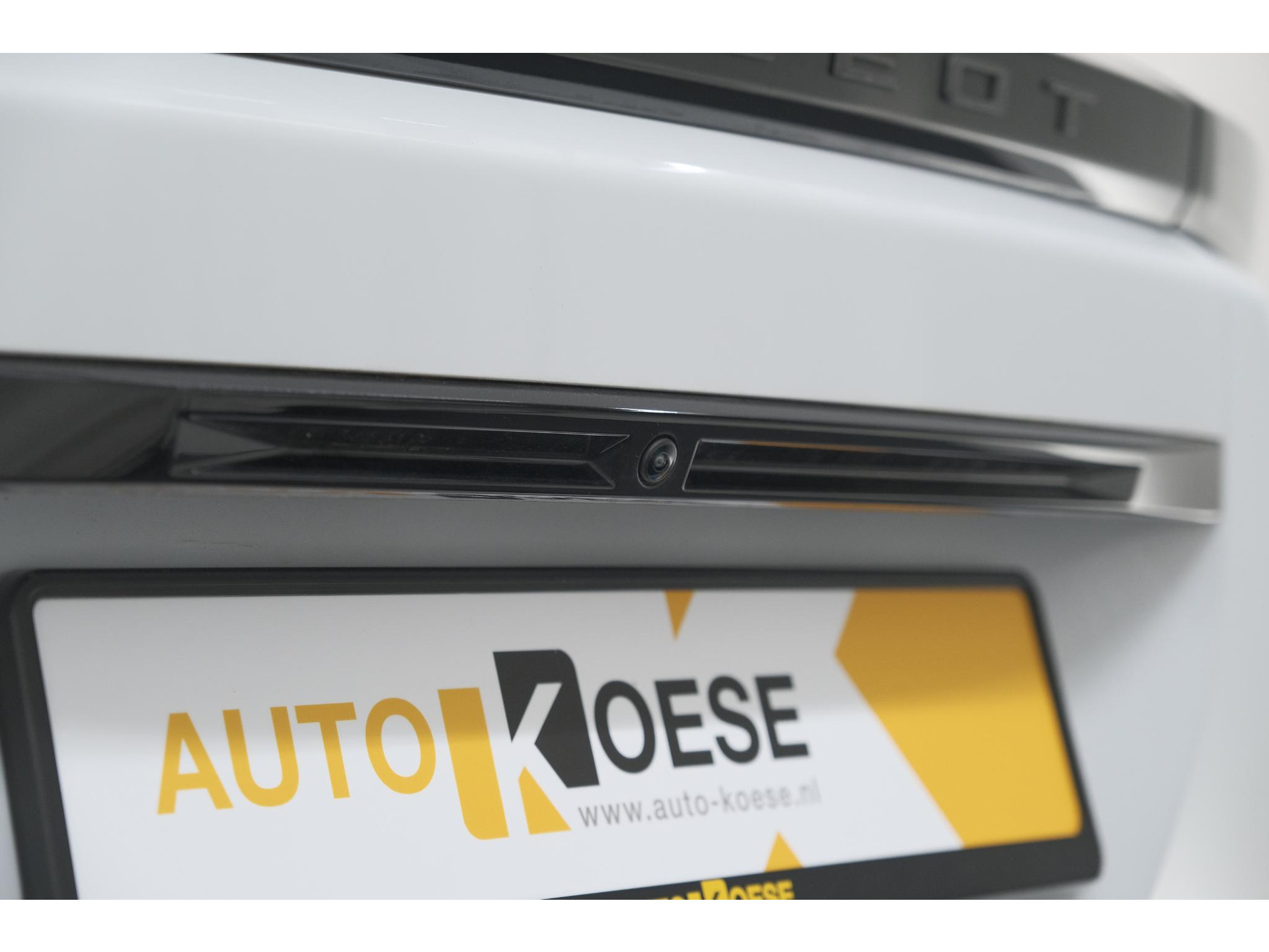 Peugeot 2008 PureTech 130 EAT8 Allure | 360 Camera | Dodehoekdetectie | Apple Carplay | Navigatie