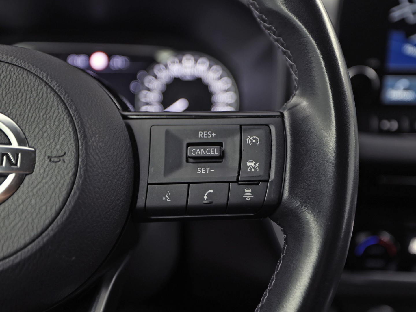 Nissan Qashqai 1.3 MHEV N-Style (GROOT NAVI, 1e EIGENAAR, APPLE CARPLAY, CLIMATE, 360 CAMERA, GETINT GLAS, SPORTSTOELEN, ADAPTIVE CRUISE, LANE ASSIST, NIEUWSTAAT)